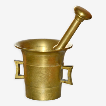 Mortar and its pestle