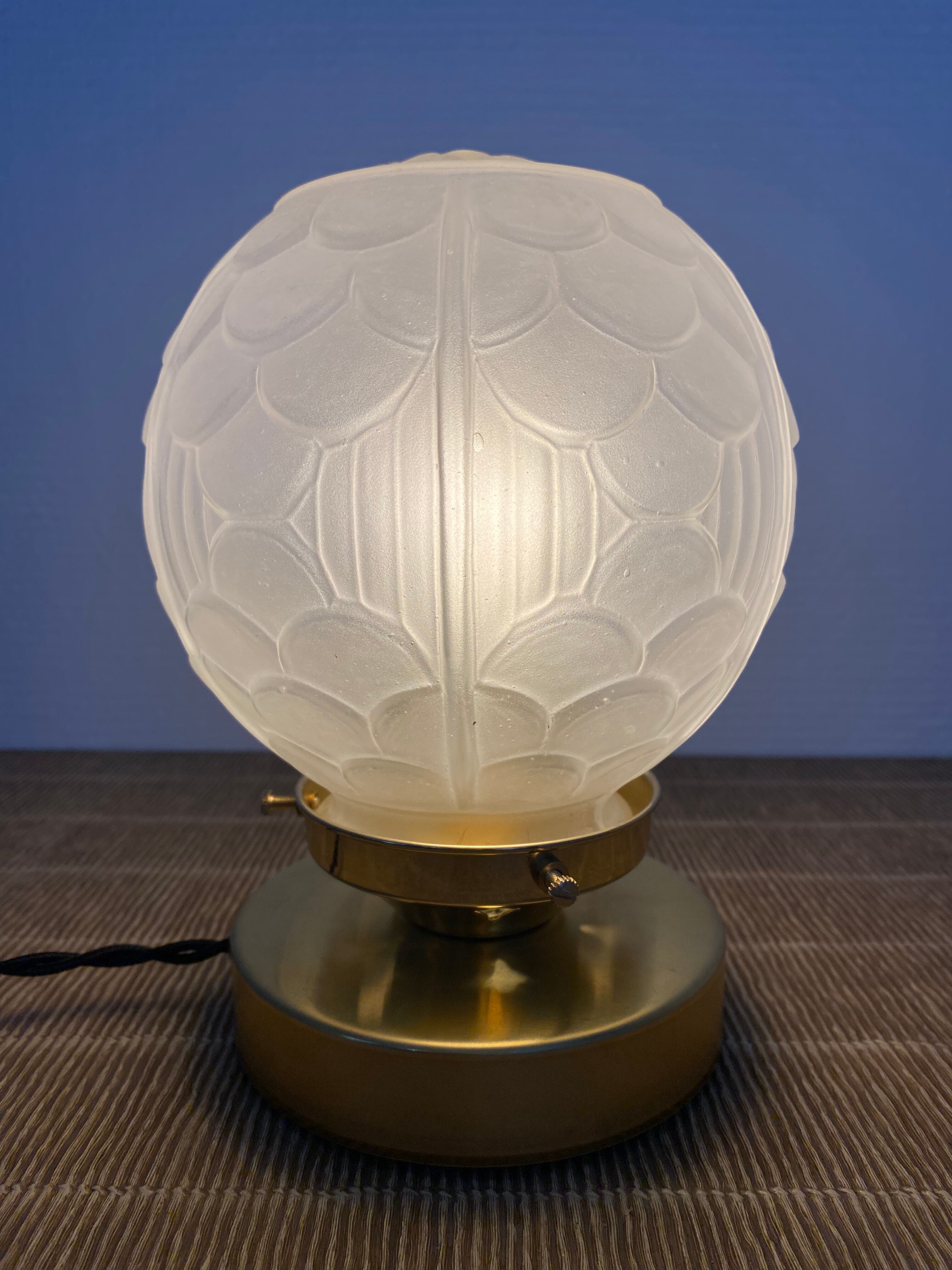 Art Deco globe lamp