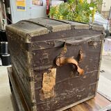 Wooden trunk "Au bon Marché Paris"