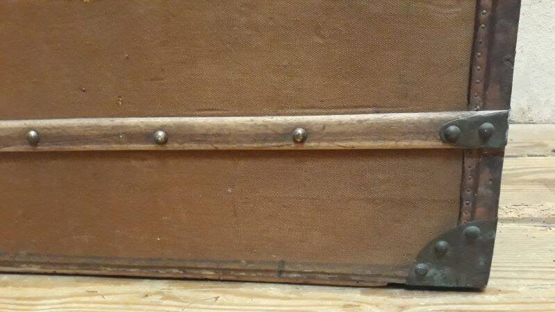 Antique curved transport trunk circa 1900 B.Vinay