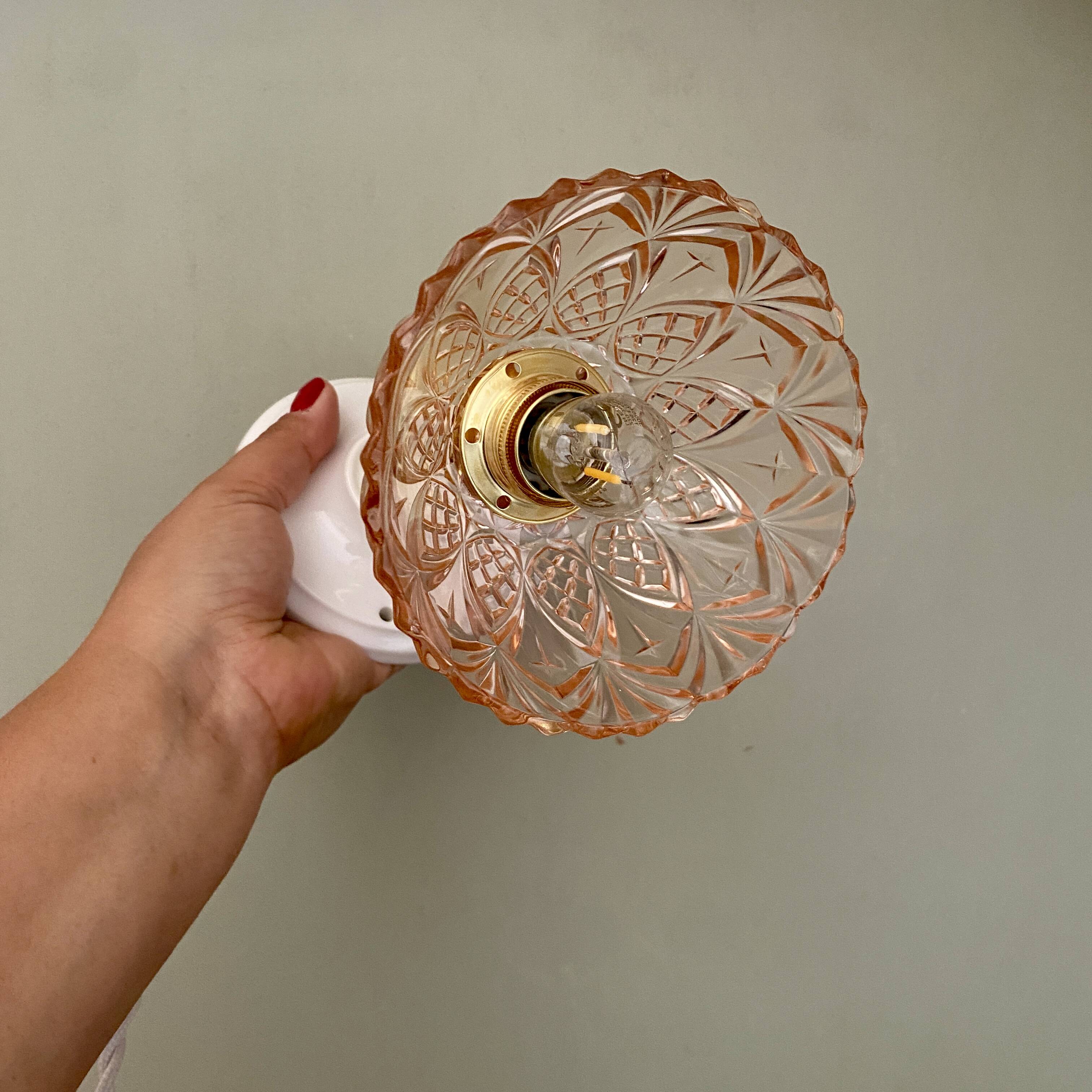 Vintage lampshade wall light in pink glass - tableware collection -