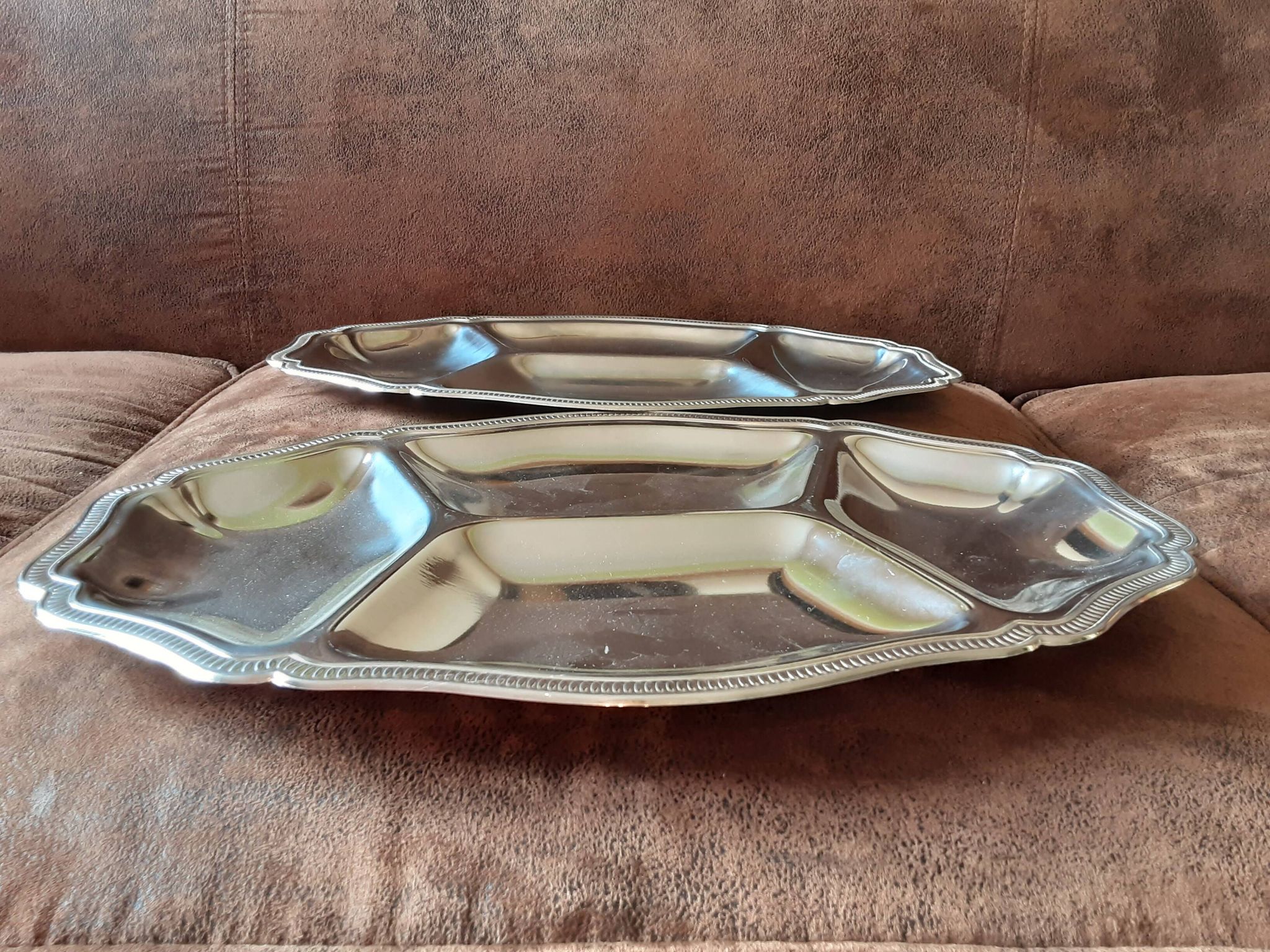 Set of 2 stainless steel dishes Guy Degrenne