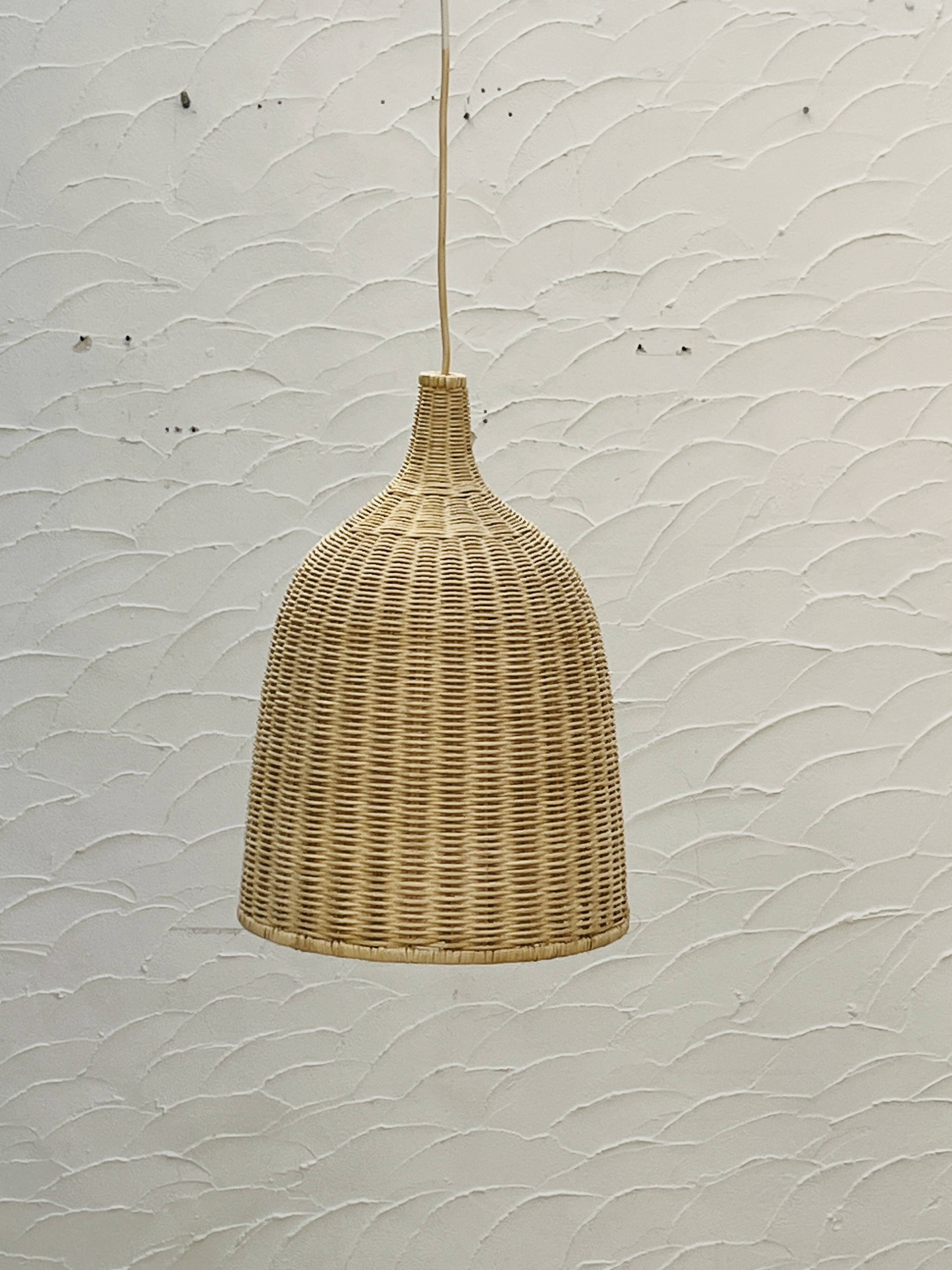 Suspension lustre en osier Ikea vintage, style bohème chic