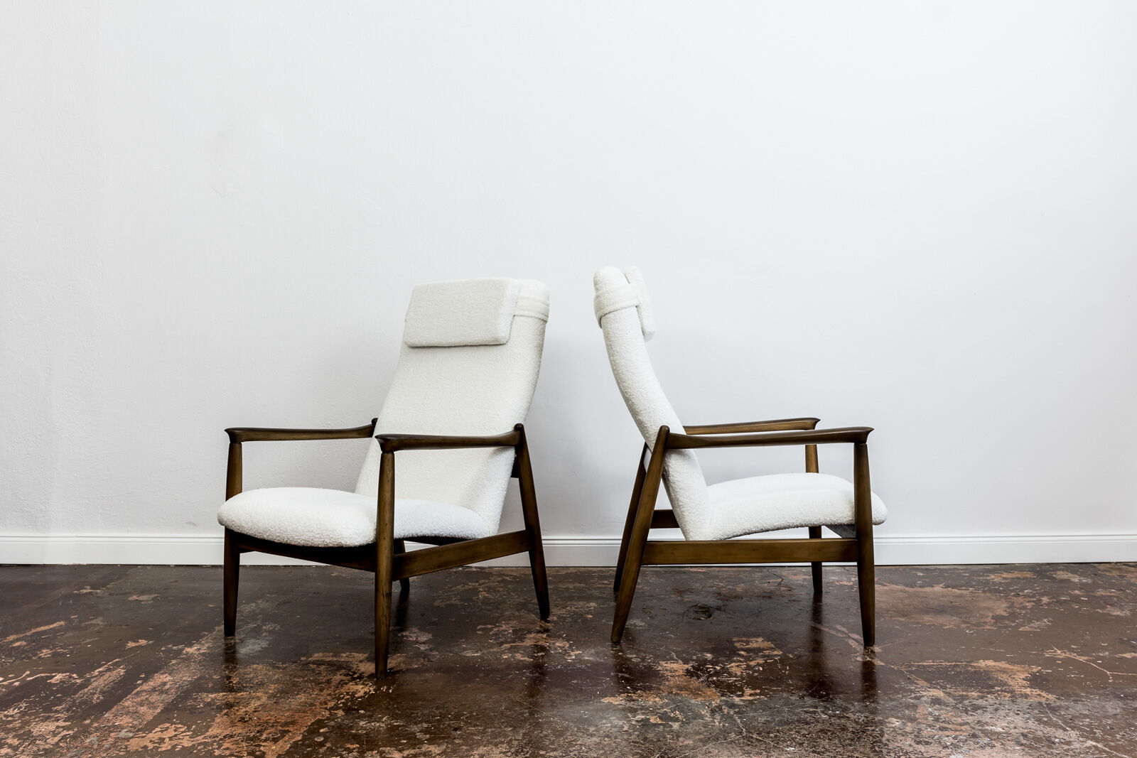 Pair of white boucle gfm 64 high back armchairs by edmund homa, 1960s