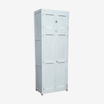 Armoire parisienne vintage