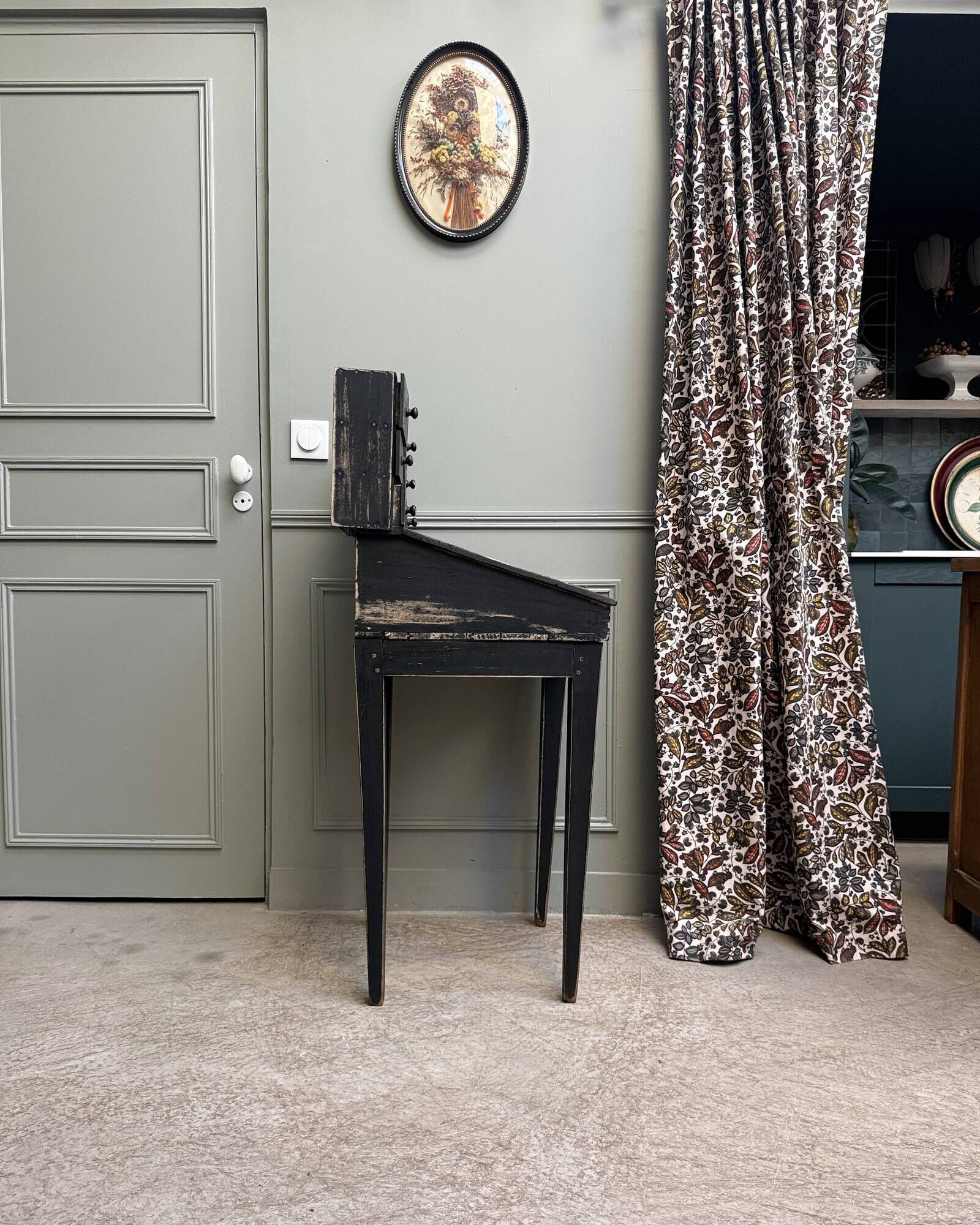 Small black antique graduated desk (renovated)