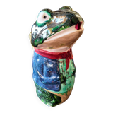 Frog slip pitcher