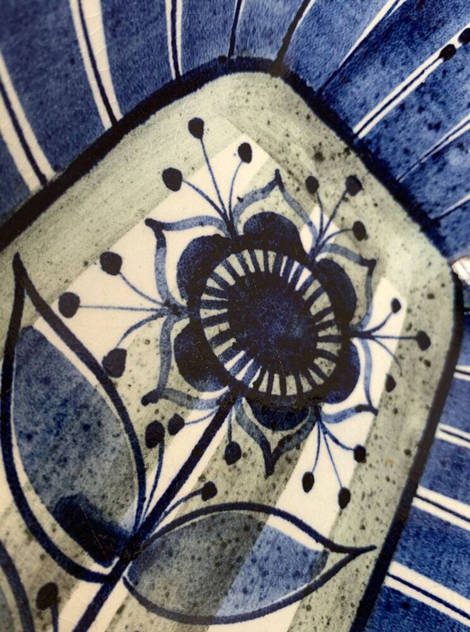 Danish porcelain bowl from the mid-century by Aluminia Royal Copenhagen, 1960s.