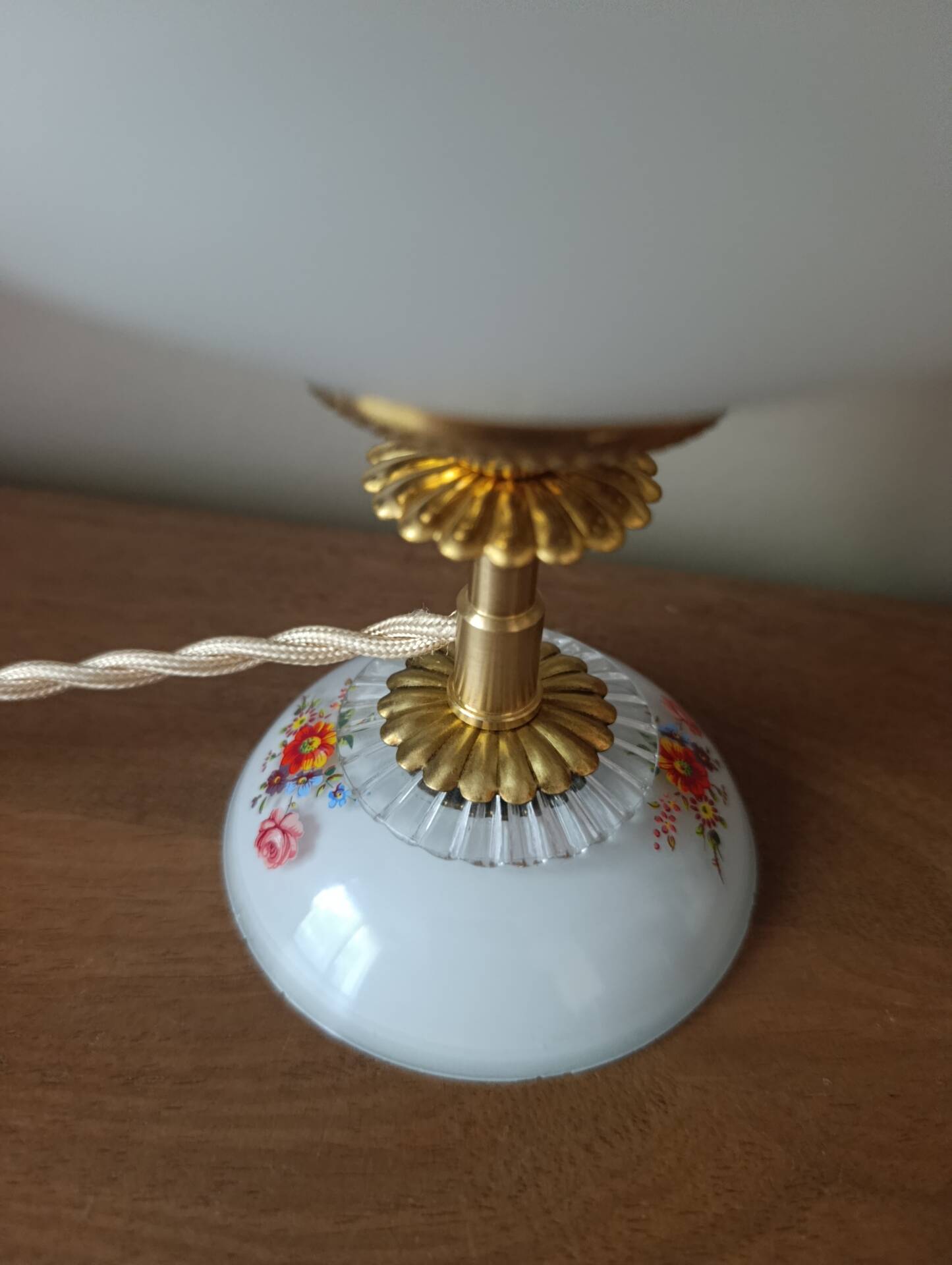 Opaline lamp & retro chic flowers, unique upcycled creation