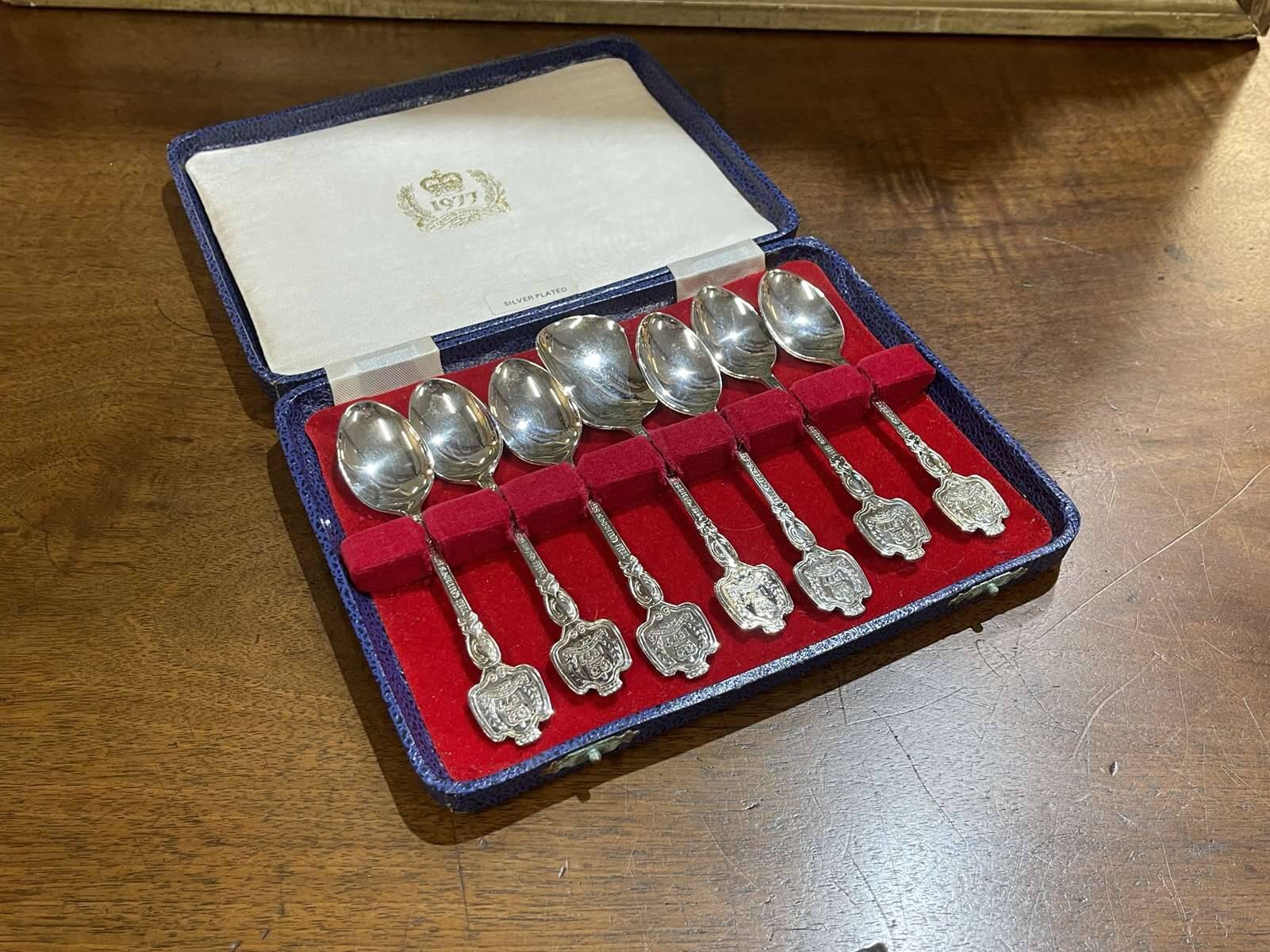 Set of 6 silver-plated English dessert spoons
