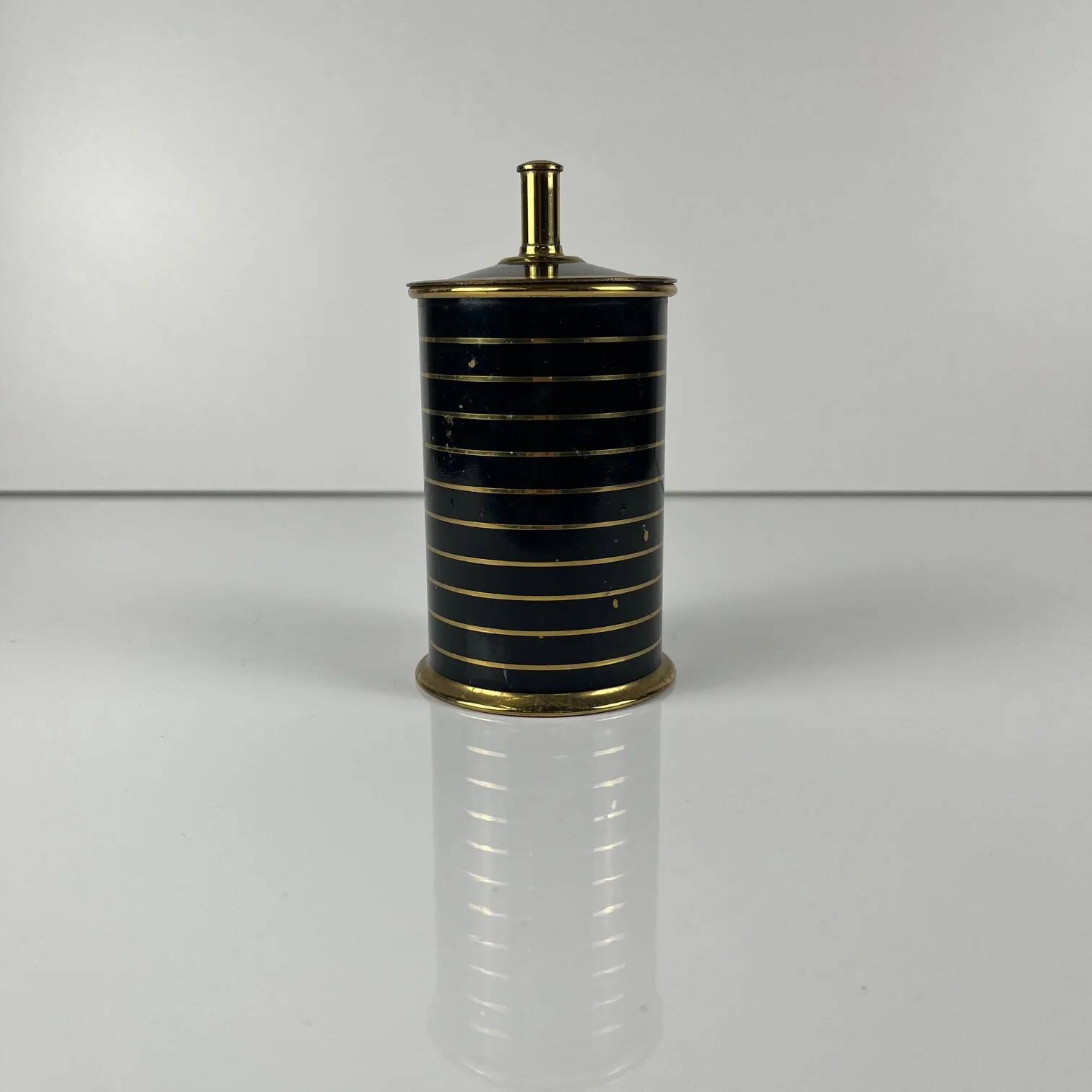 Distributeur, porte-cigarettes en métal noir et doré, 1960-70