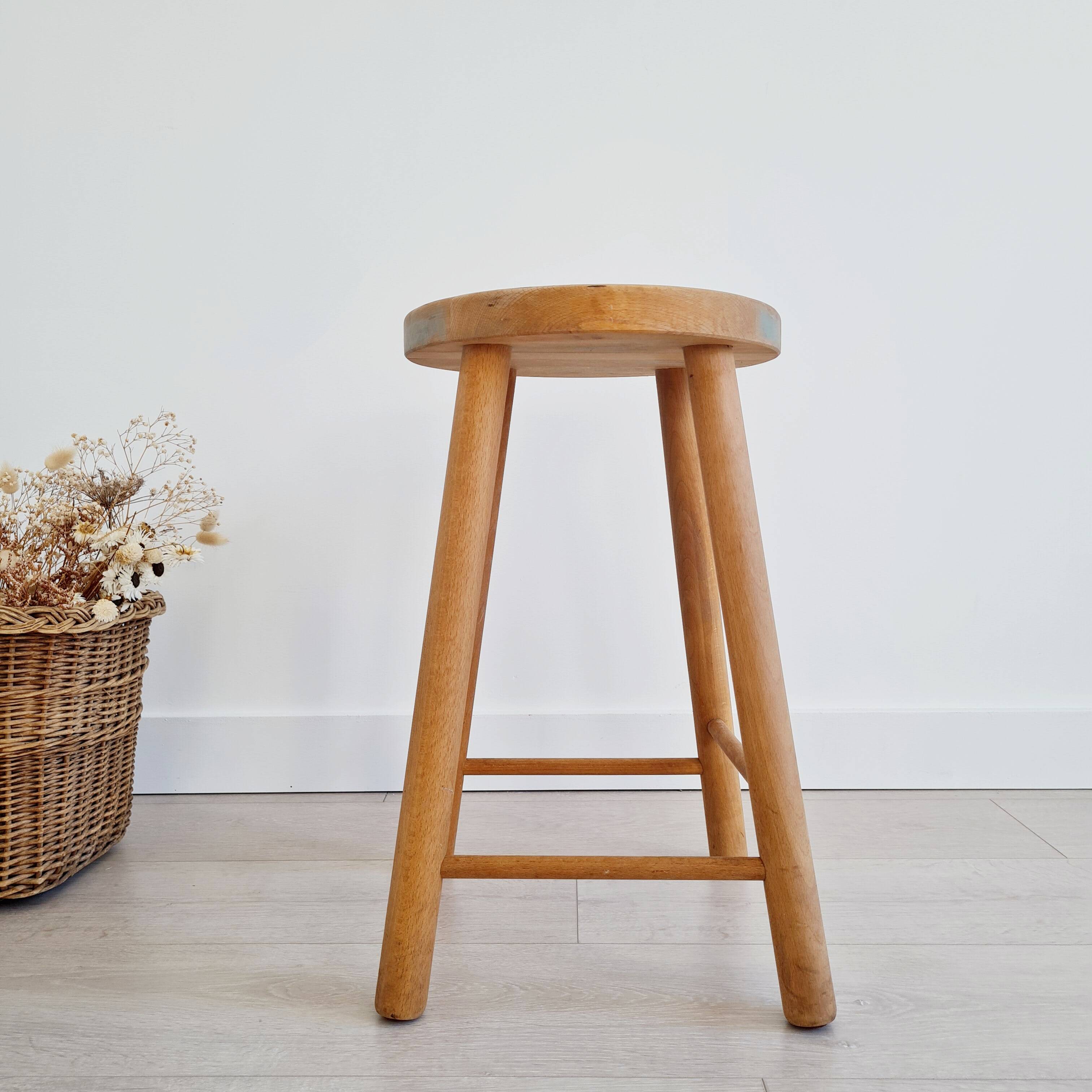 Solid wood stool - saddle