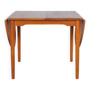 Table en teck, design danois, années 1970, production : Danemark