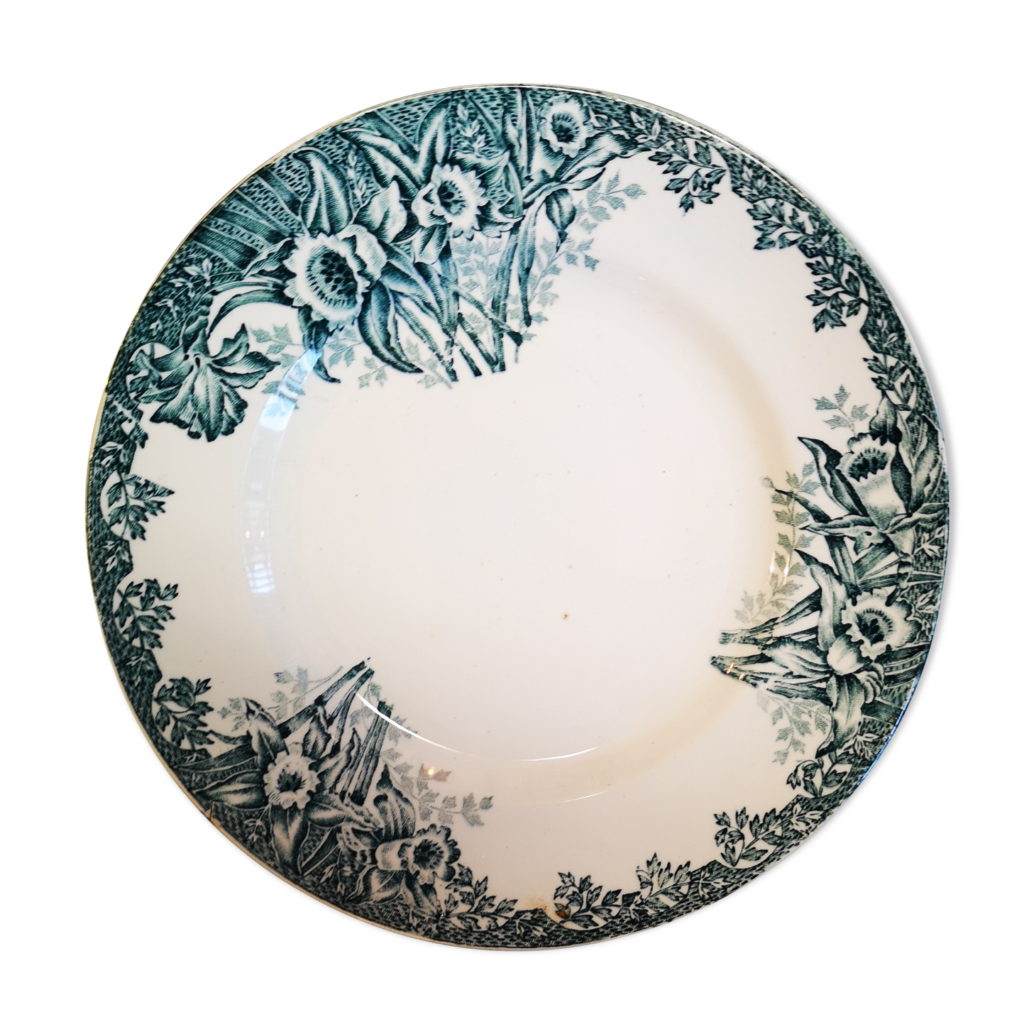 16 plates made of ancient earthenware