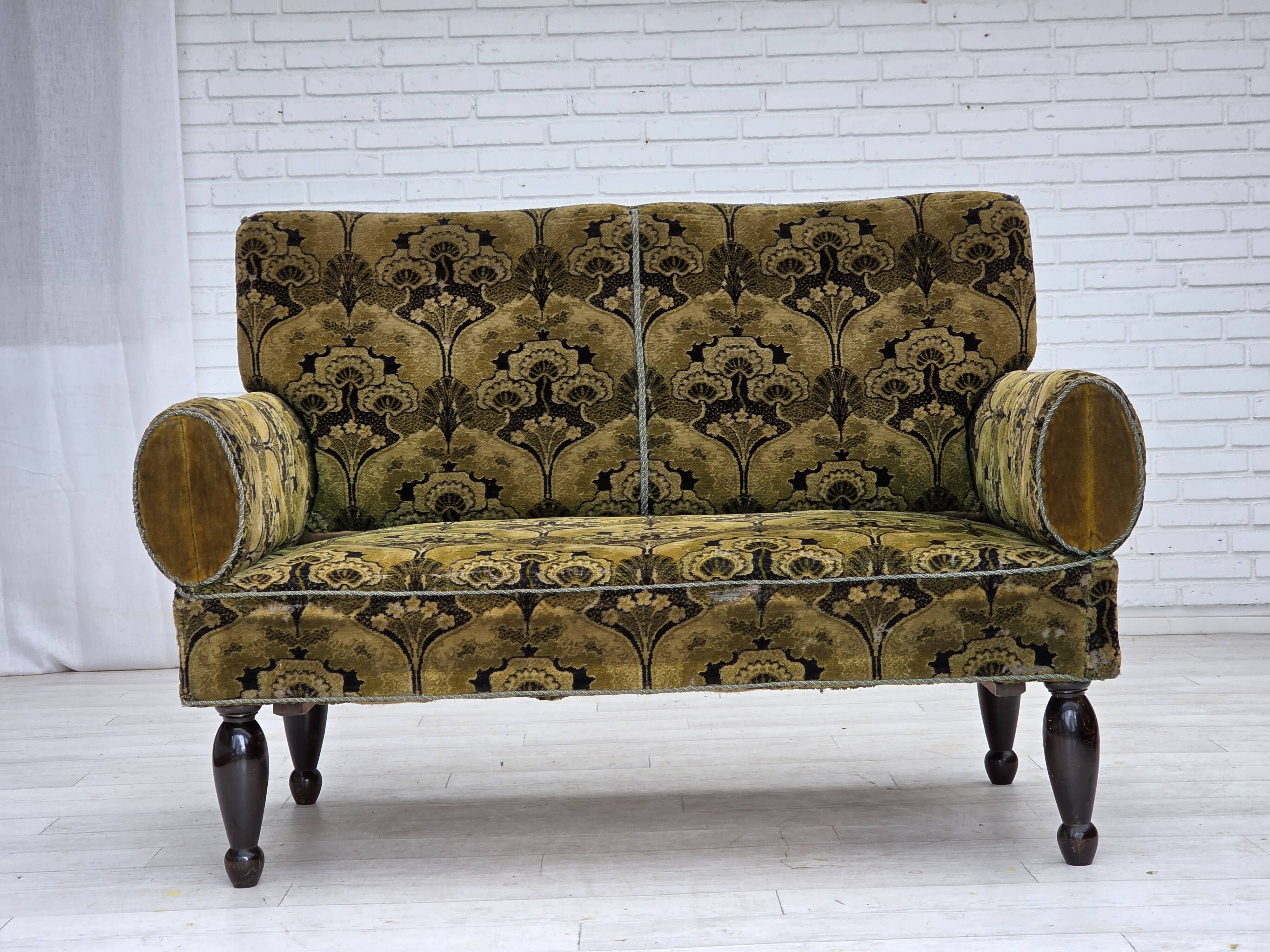 1930s, Danish 2-seater drop arm daybed/sofa, green furniture velour.