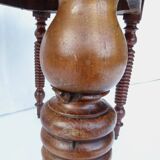 Round flap table