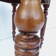 Round flap table