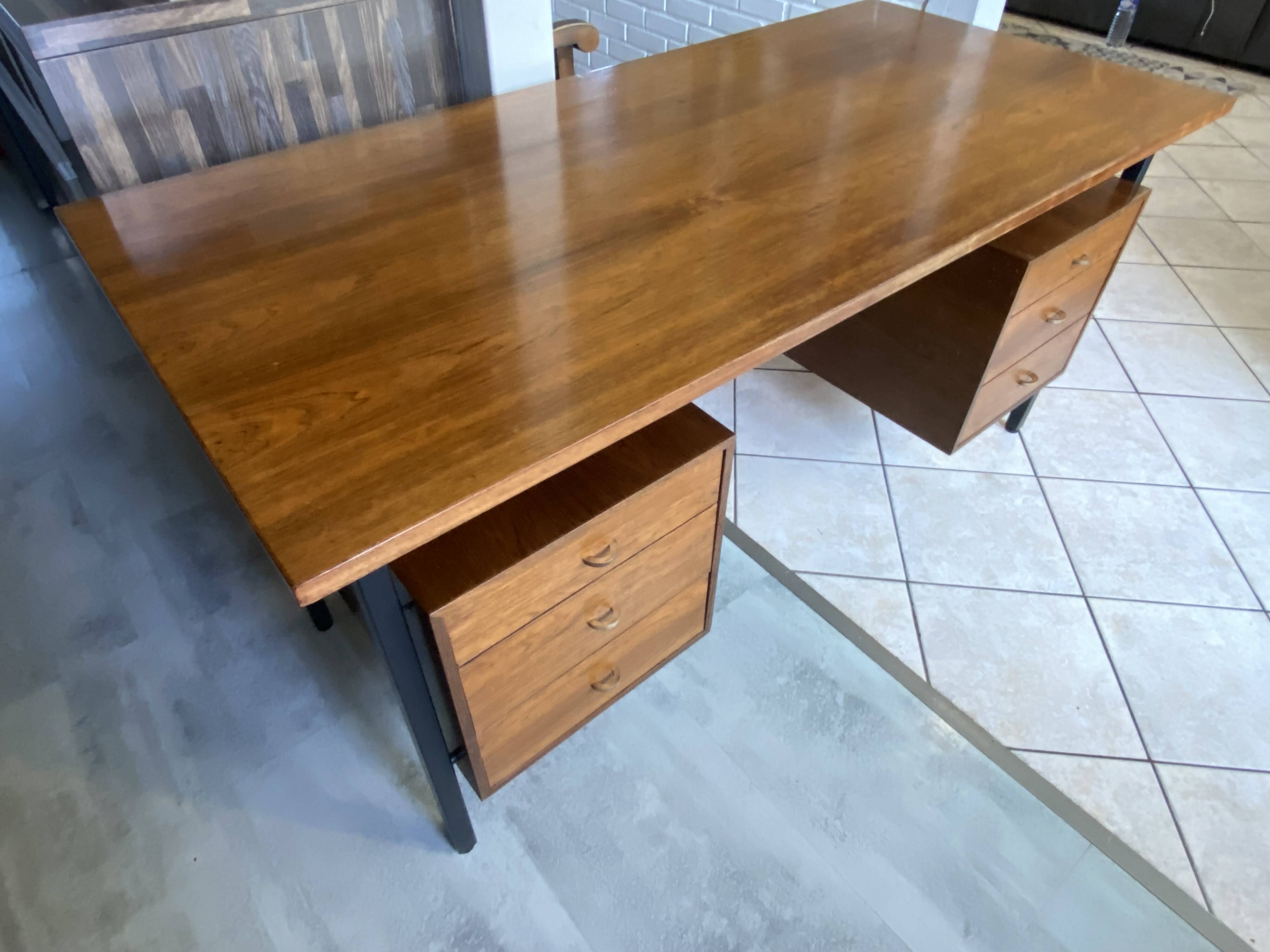 Scandinavian double-sided executive desk in rosewood and metal with 6 drawers.