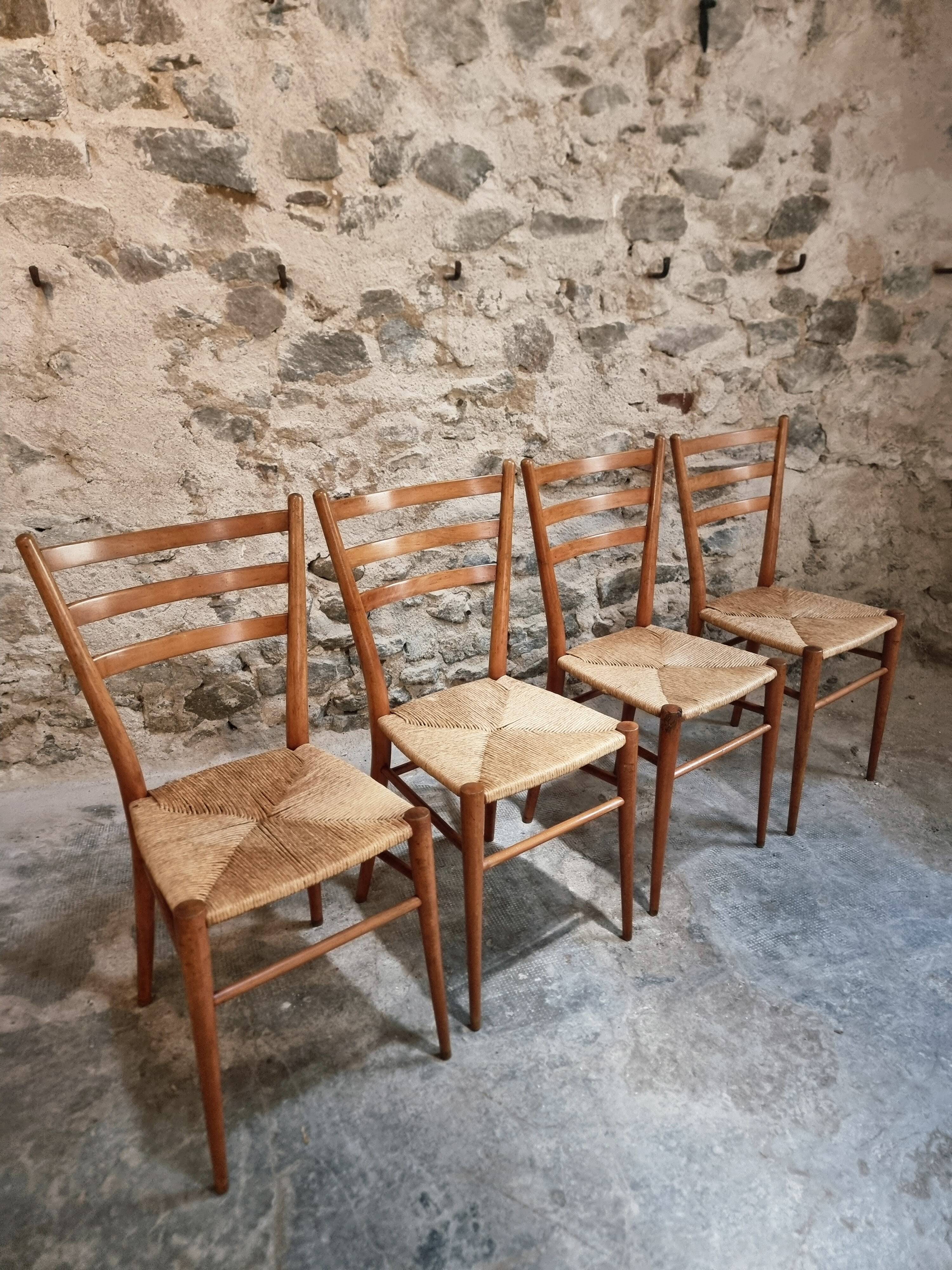 Ensemble de 4 chaises de salle à manger italiennes mid-century avec assises tressées, vers 1950–1970