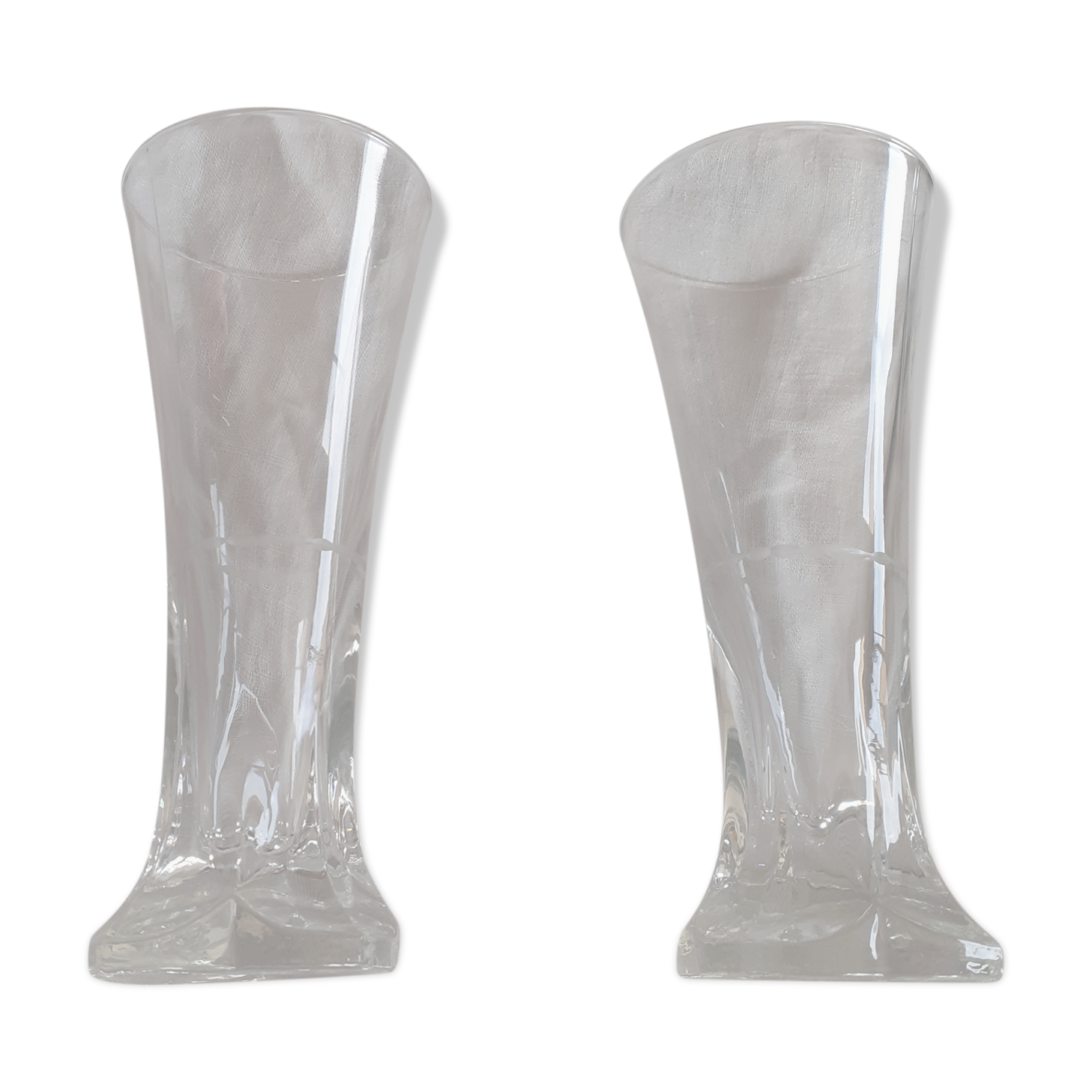 2 pastis glasses. feet worked.