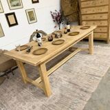 Farmhouse table with central extensions