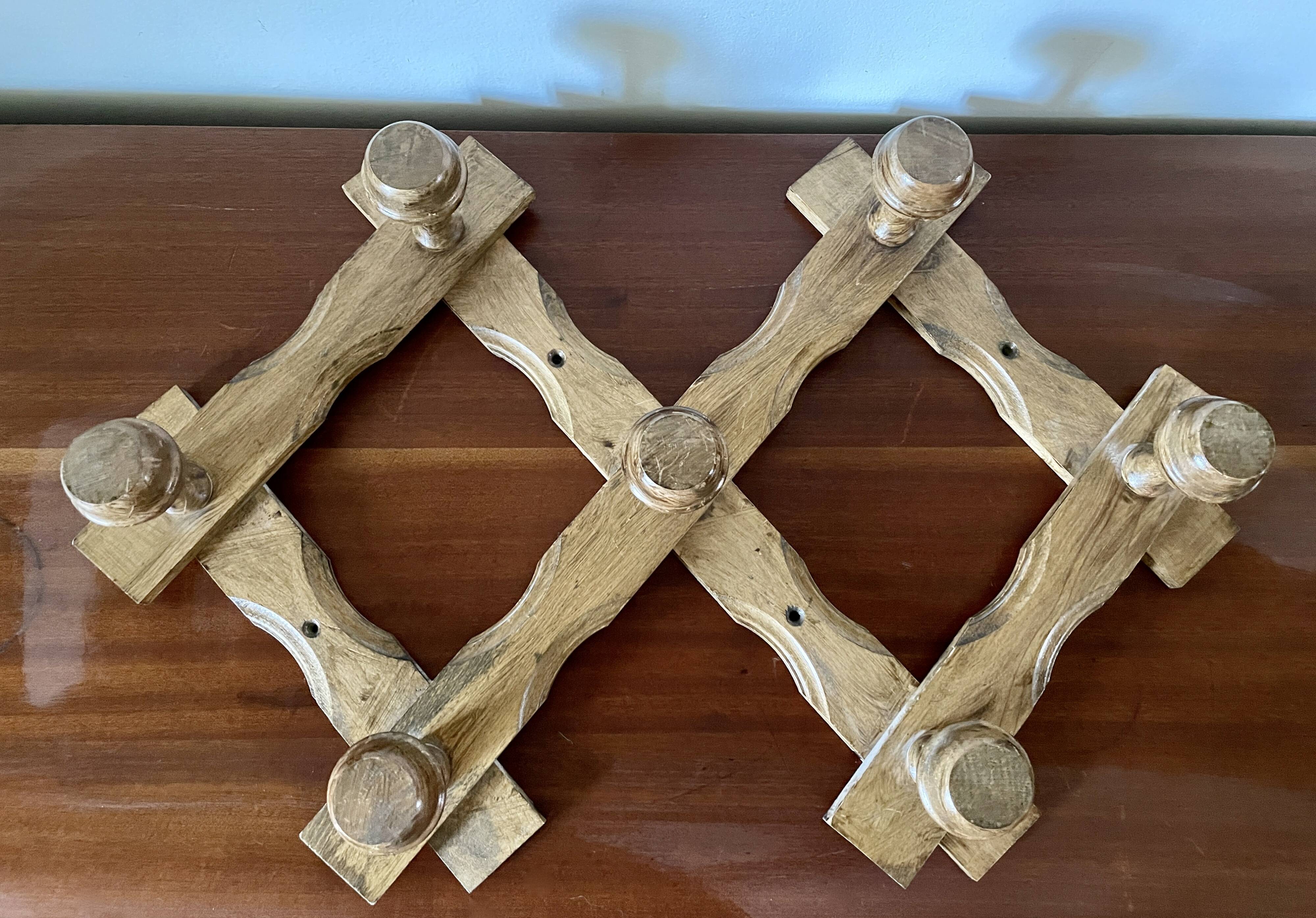 Accordion coat rack wood 1970