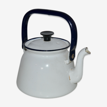 Marine Kettle white and blue enameled metal