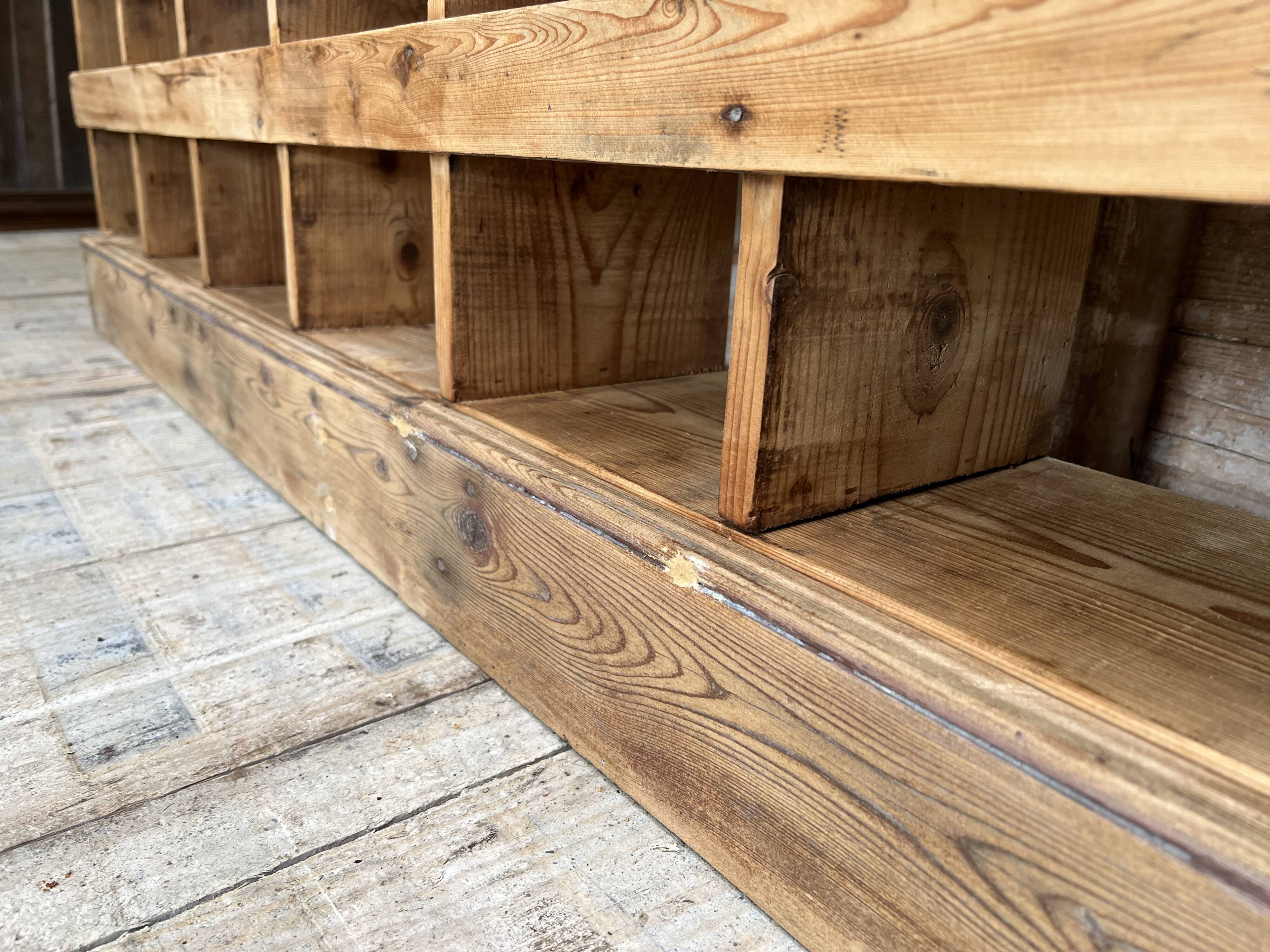 Trade cabinet cabinet