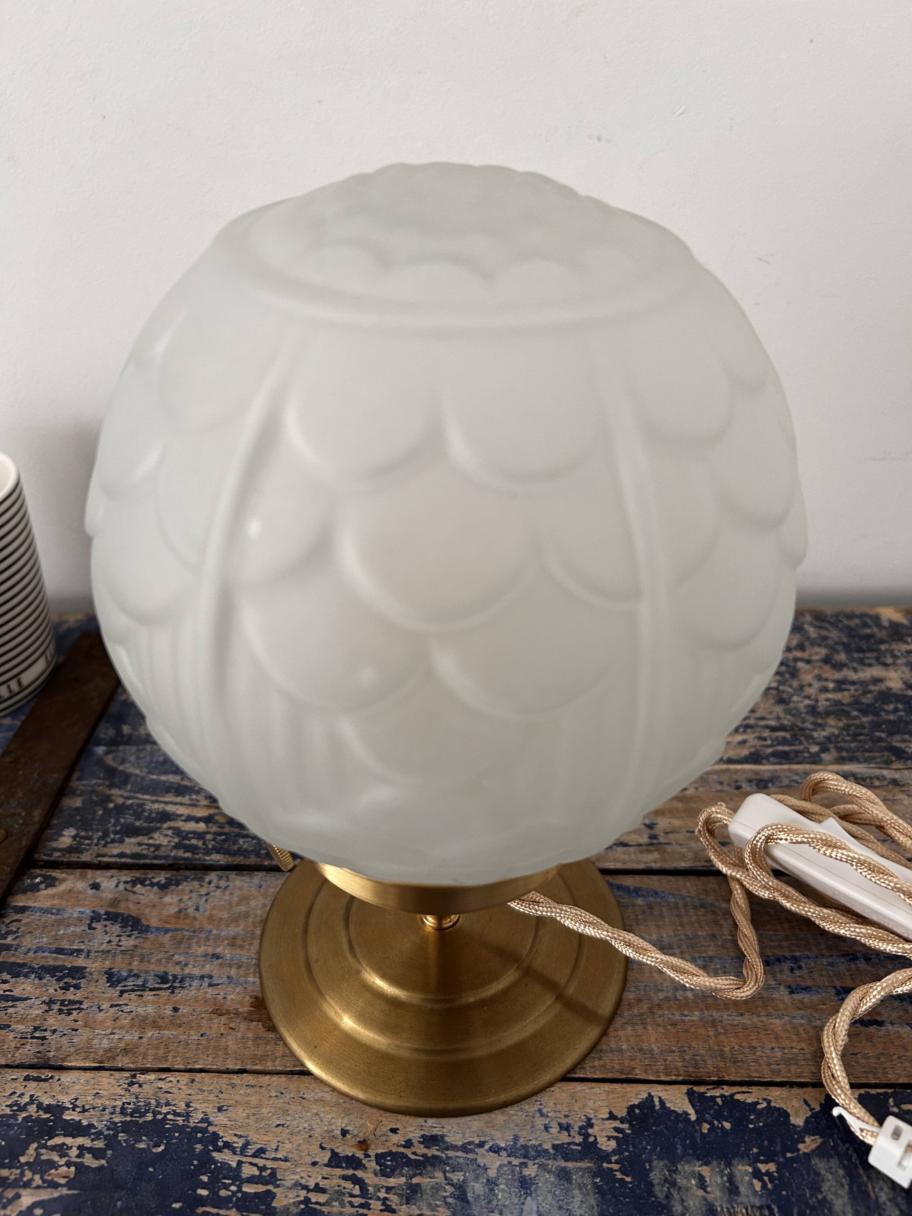 Art Deco globe table lamp