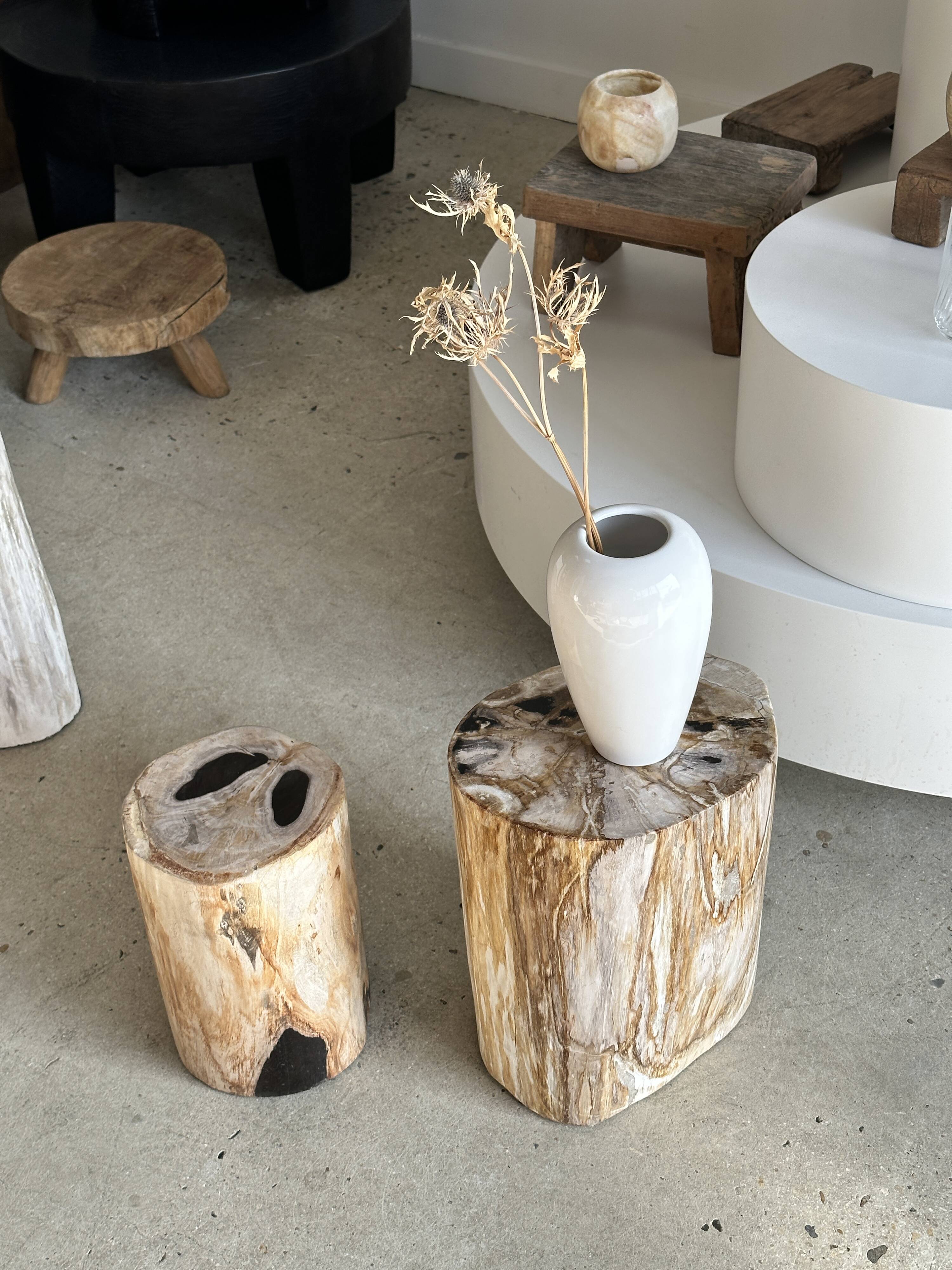 Oblong white vase H:20cm