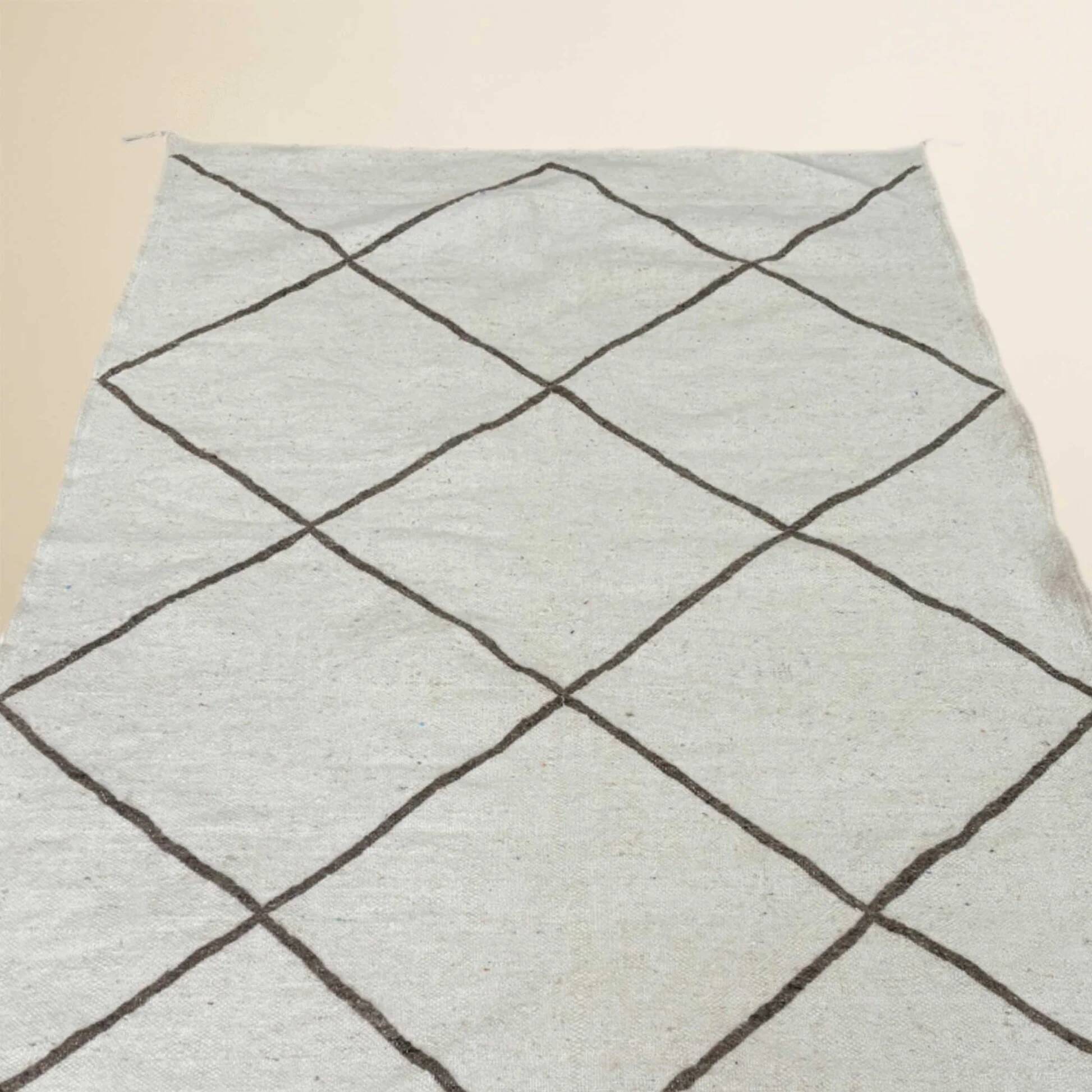 Authentic Beni Ouarain Berber Kilim rug • Natural wool