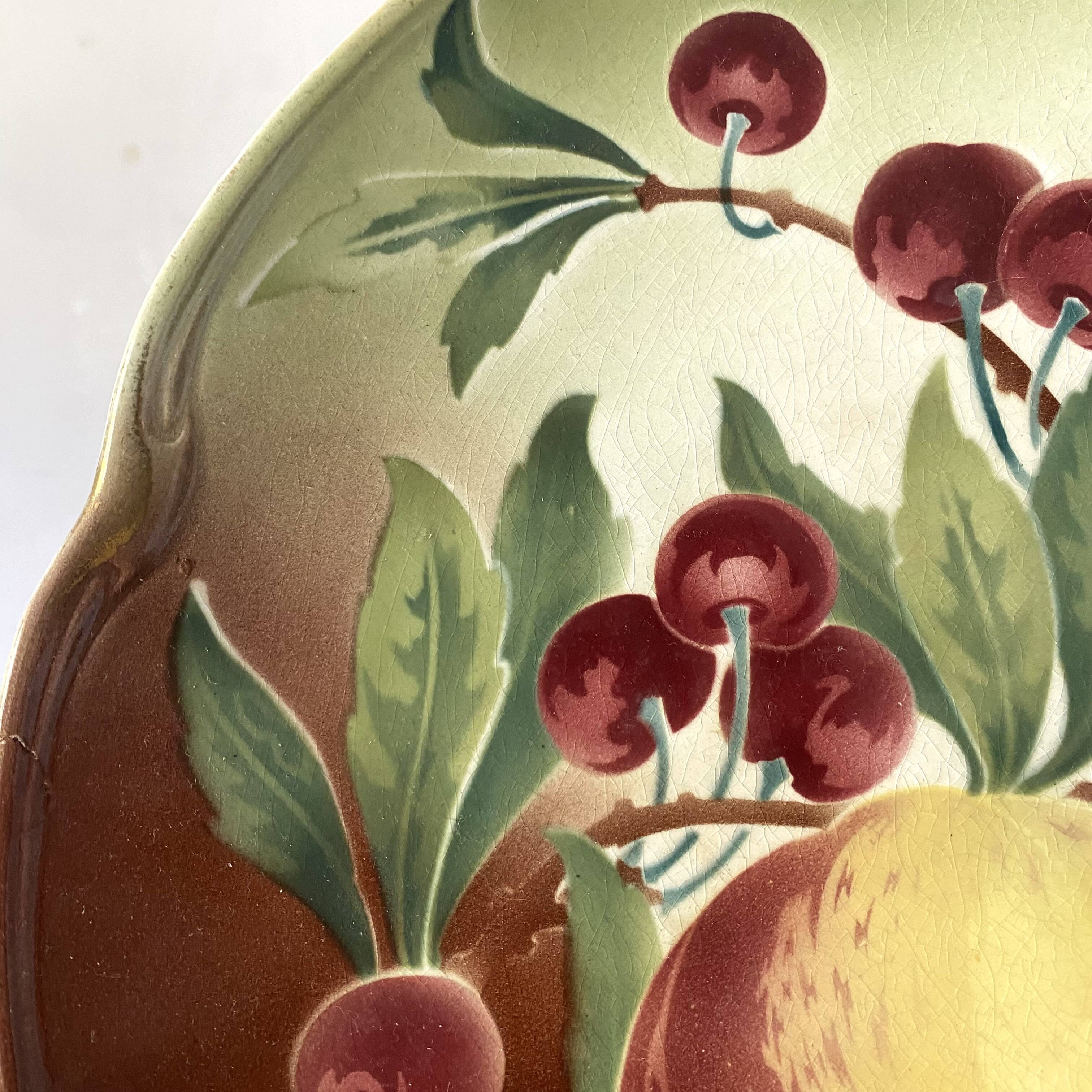 Antique dish from the late 19th and early 20th centuries K & G Luneville