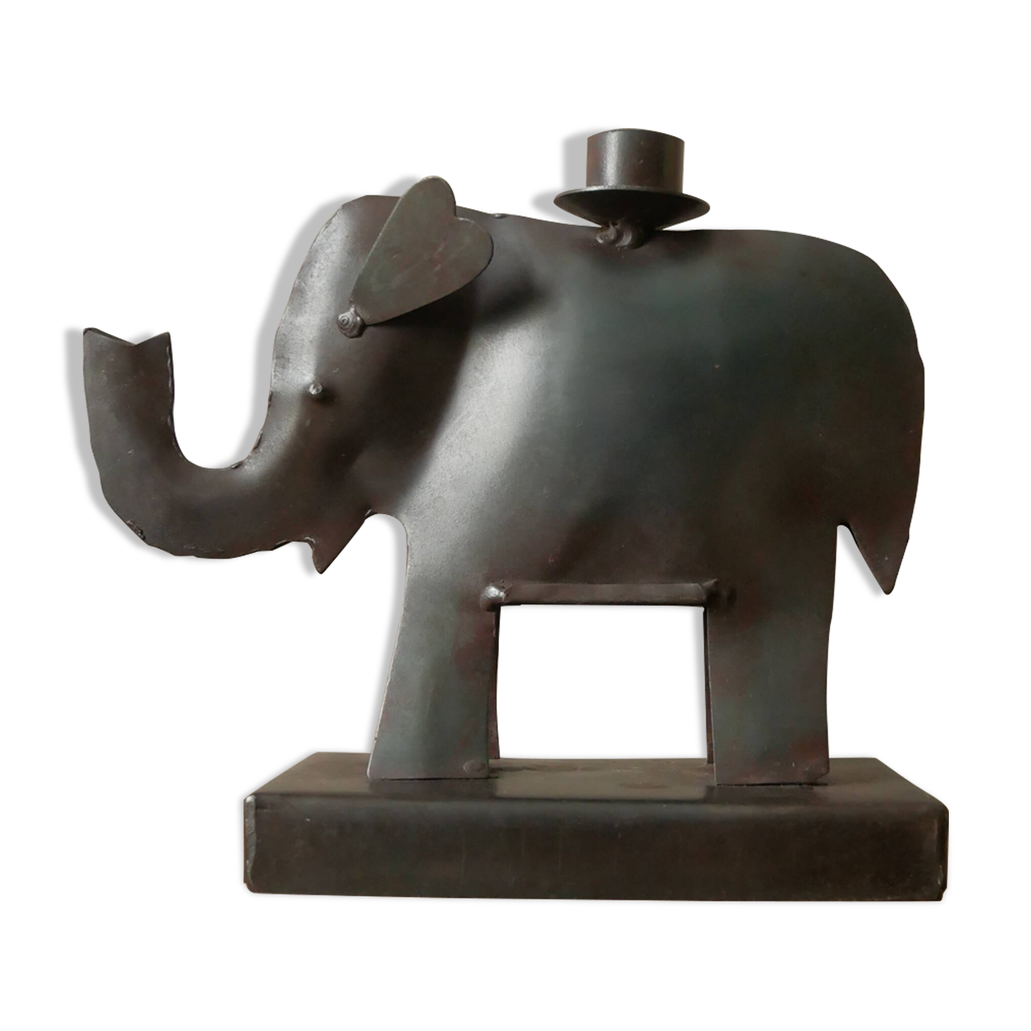 Candle holder in metal