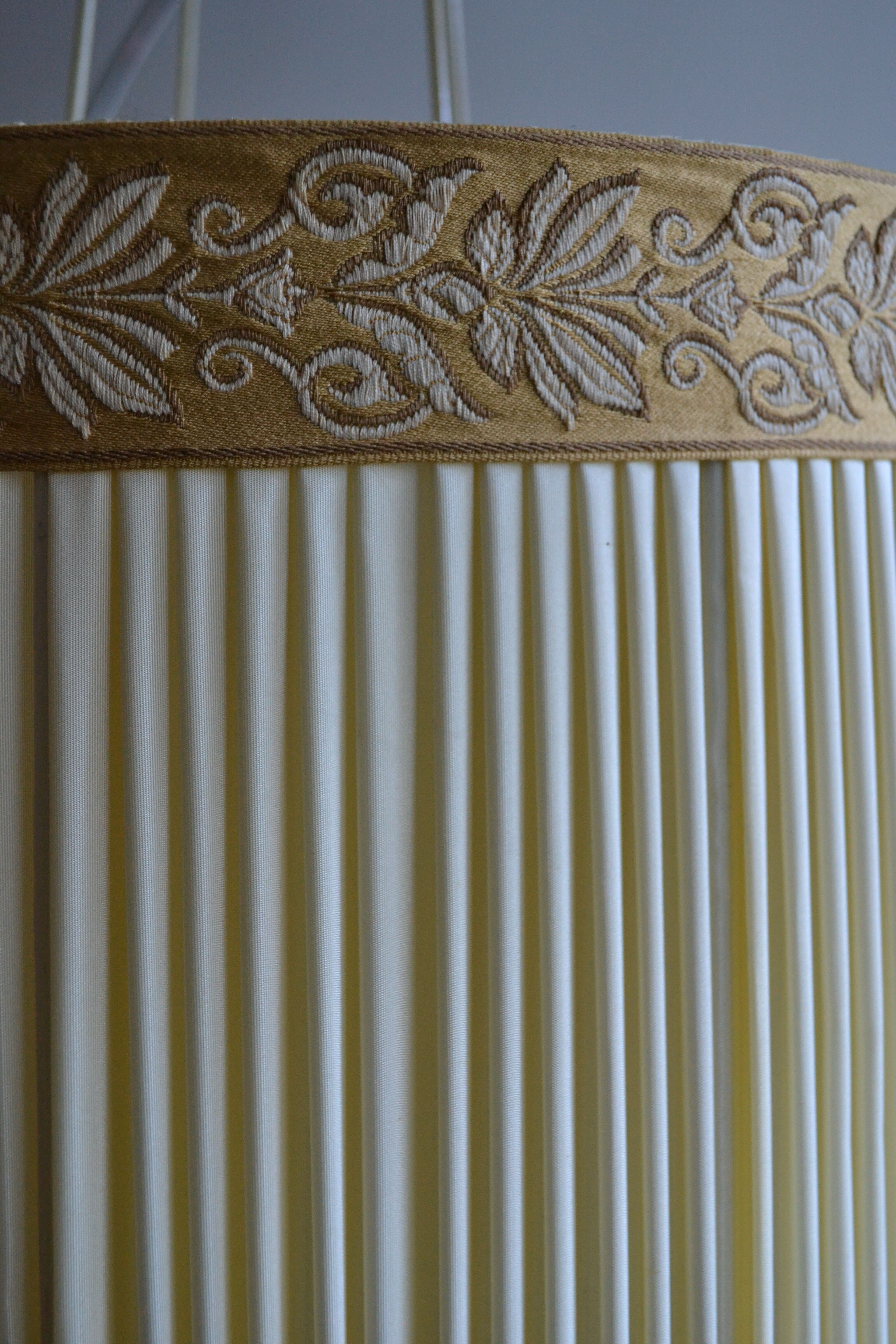 Lampshade fabric pleated fringes
