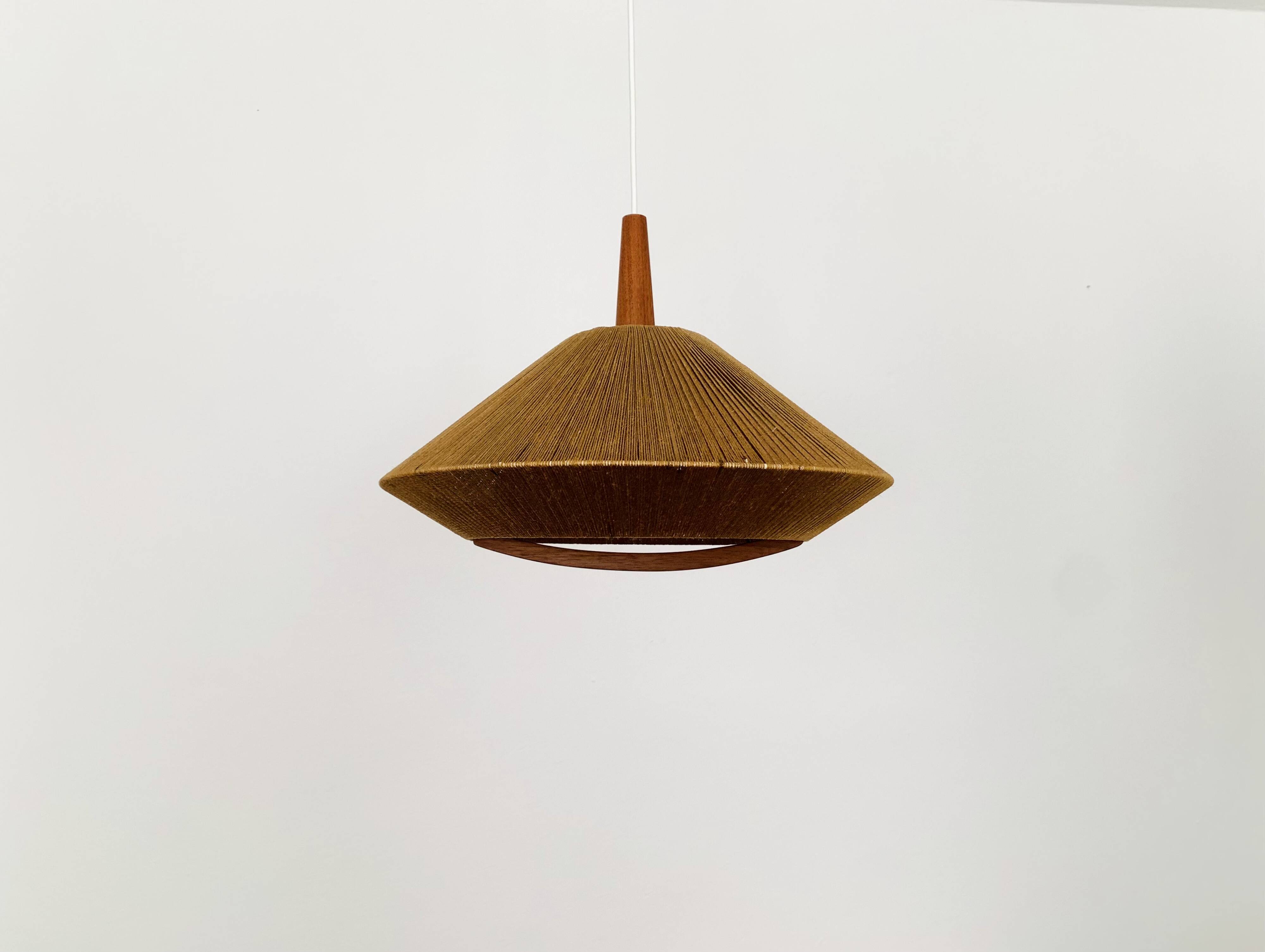Suspension en teck et en raffia Bast par Temde