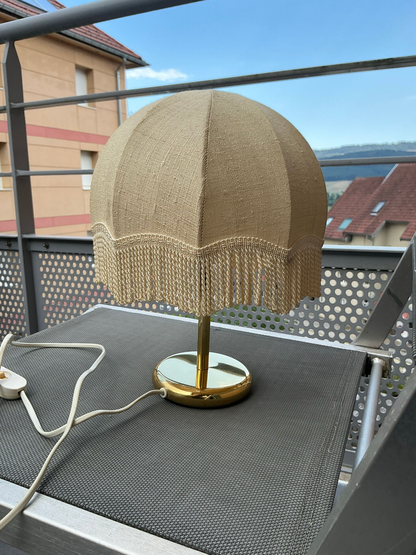 Vintage table lamp with fringed shade – gilded brass – 1970s