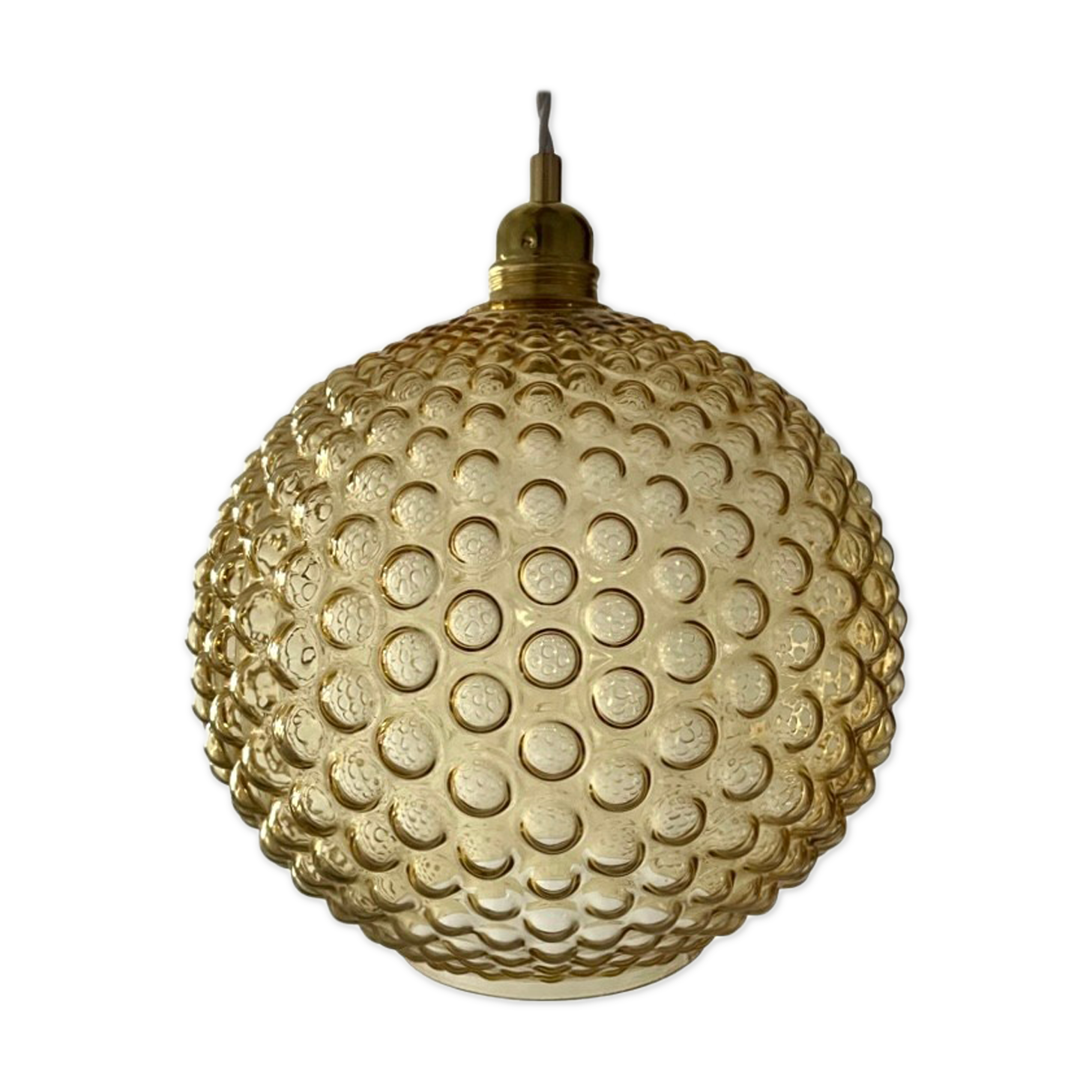 Globe suspension with large bubbles