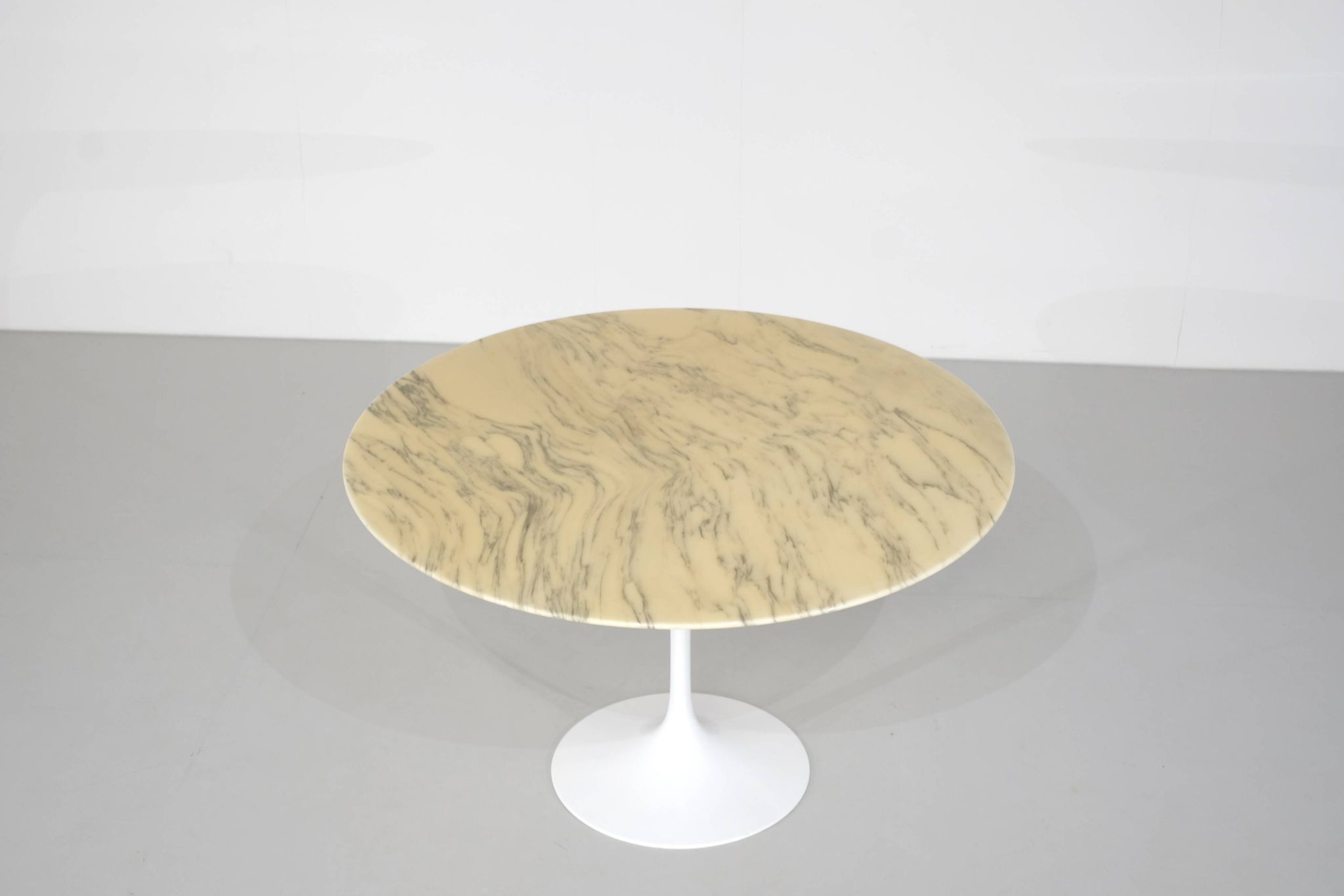 Dining table "Tulip" by Eero Saarinen for Knoll International - 1960s