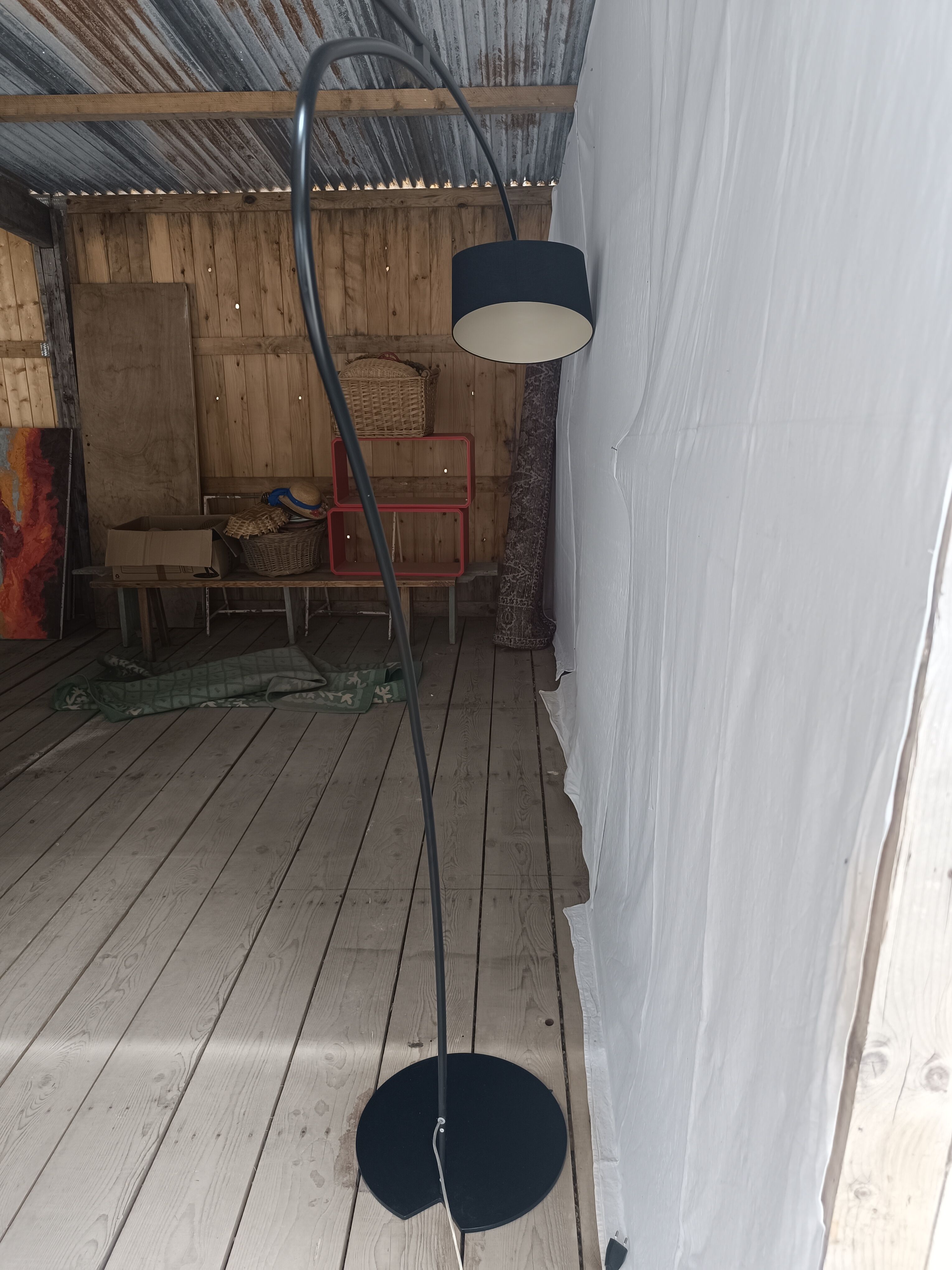 Floor lamp