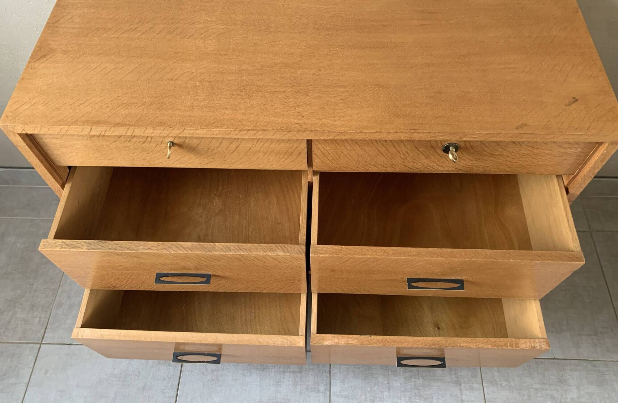 Large vintage 6-drawer chest of drawers from the 50s in oak.