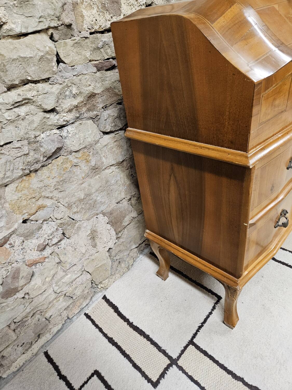 Scrétaire commode galbé marqueté