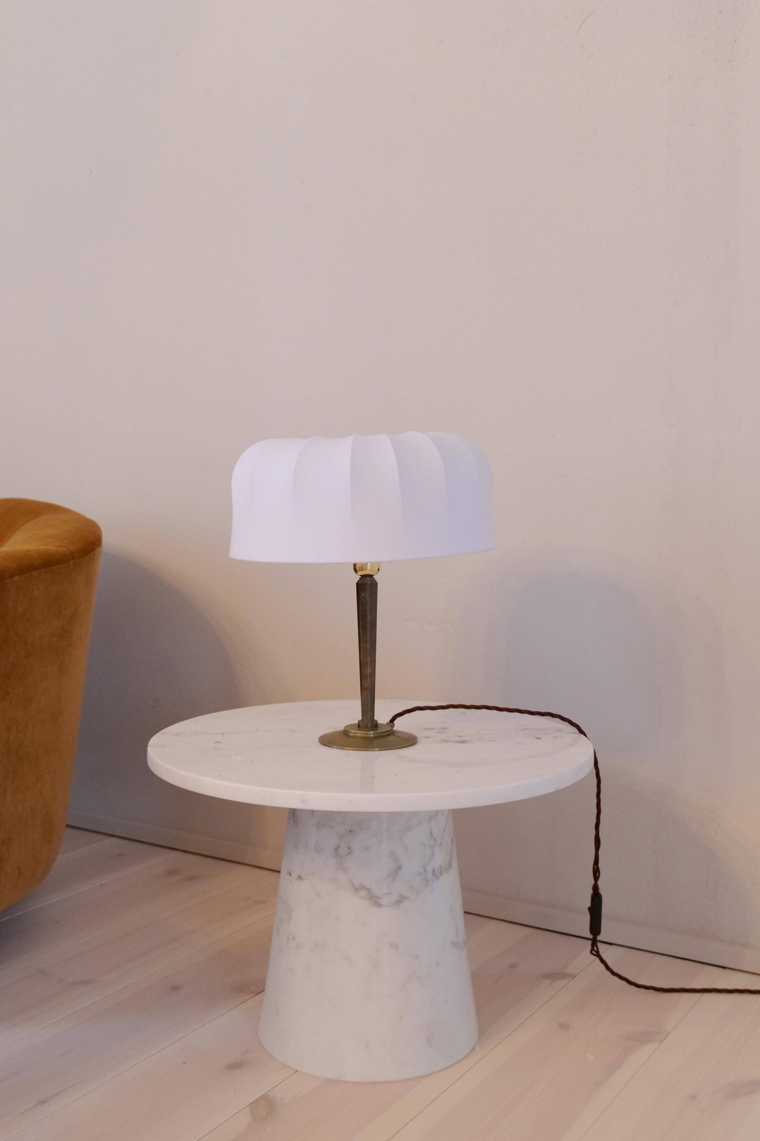 Art Deco bronze table lamp sculpture made in Sweden, 1930s.