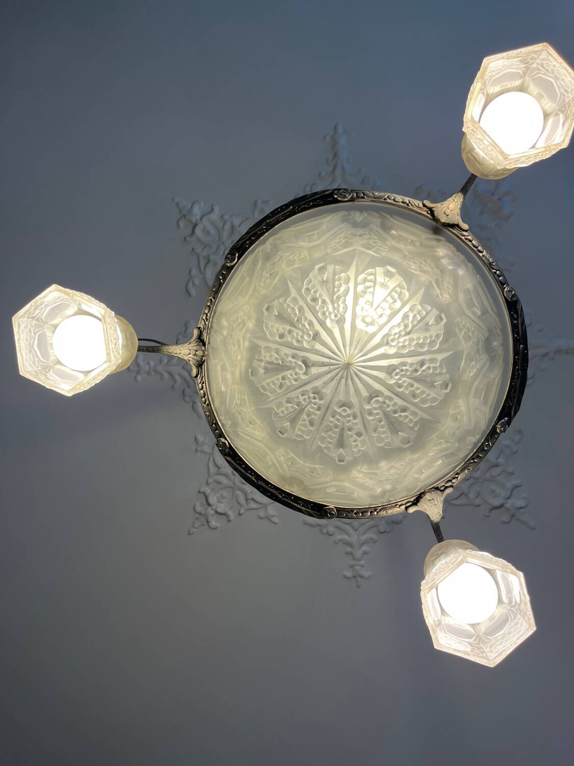 Art Deco glass foot chandelier