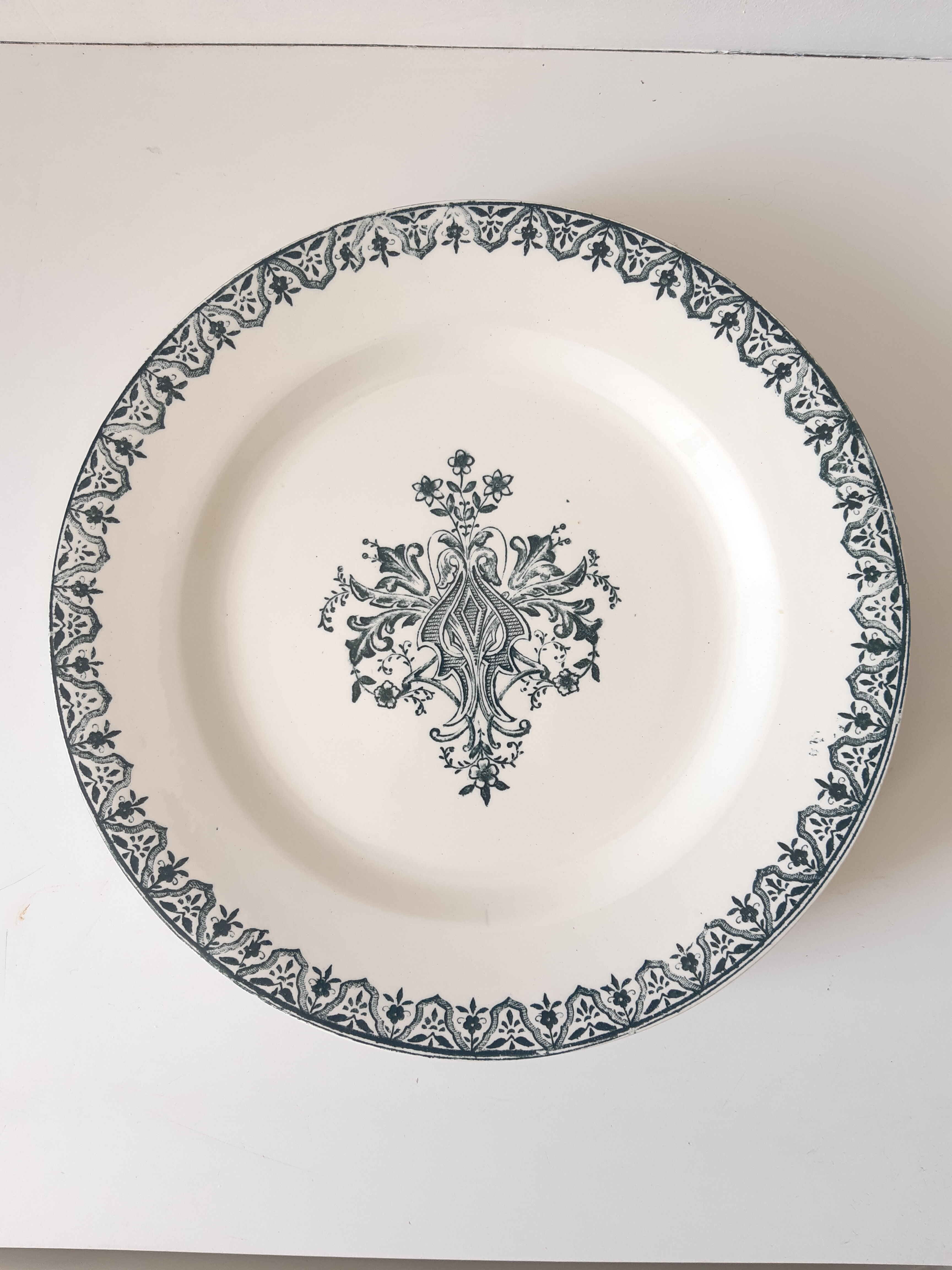 Set of 6 saline plates