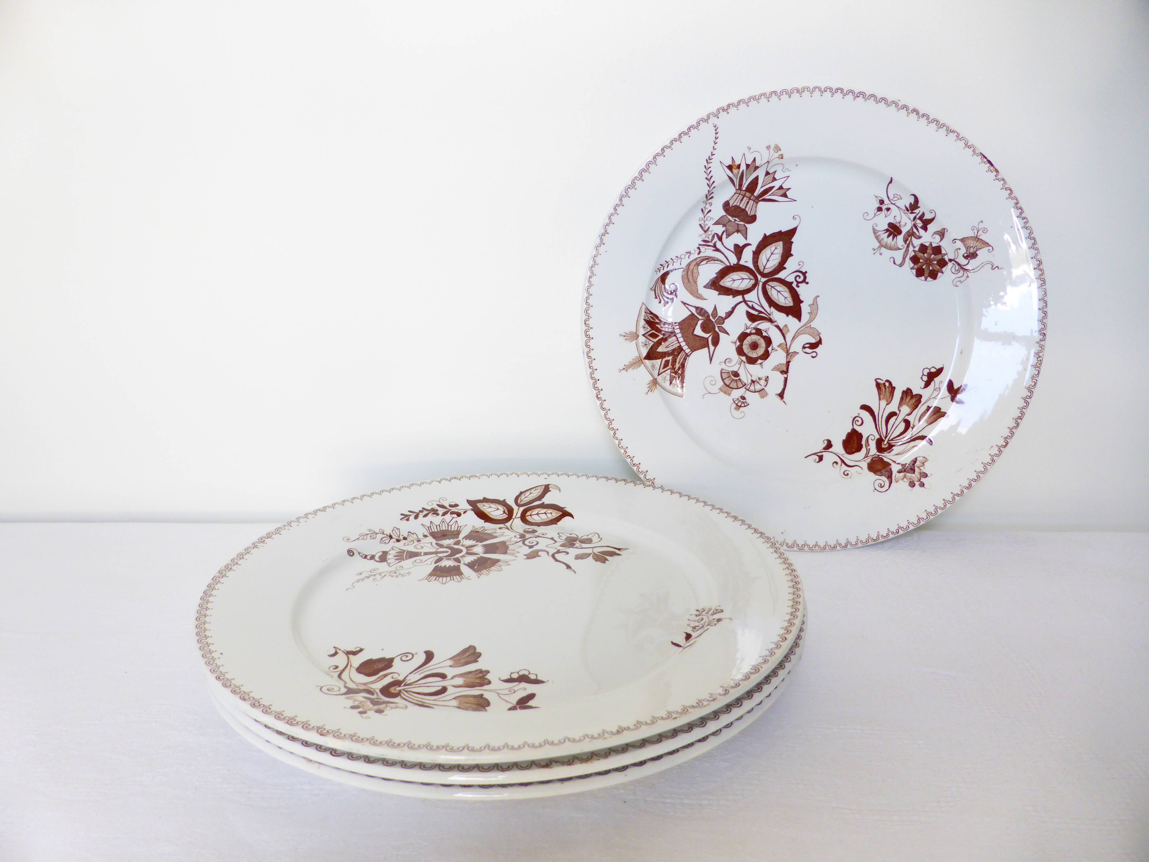 4 flat plates from Sarreguemines, Danish model 210401.