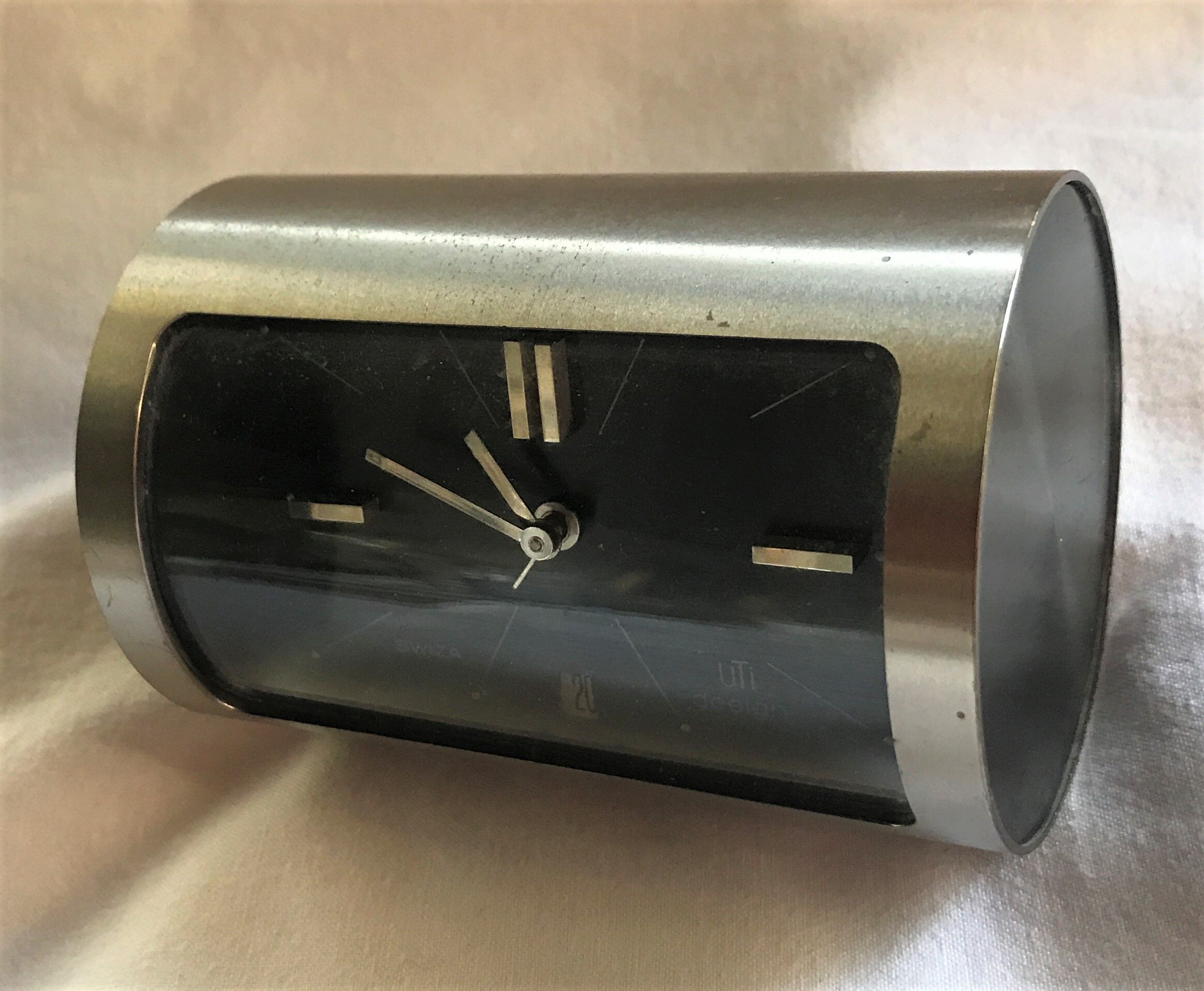 Clock clock clock clock Swiza UTI Design 1970