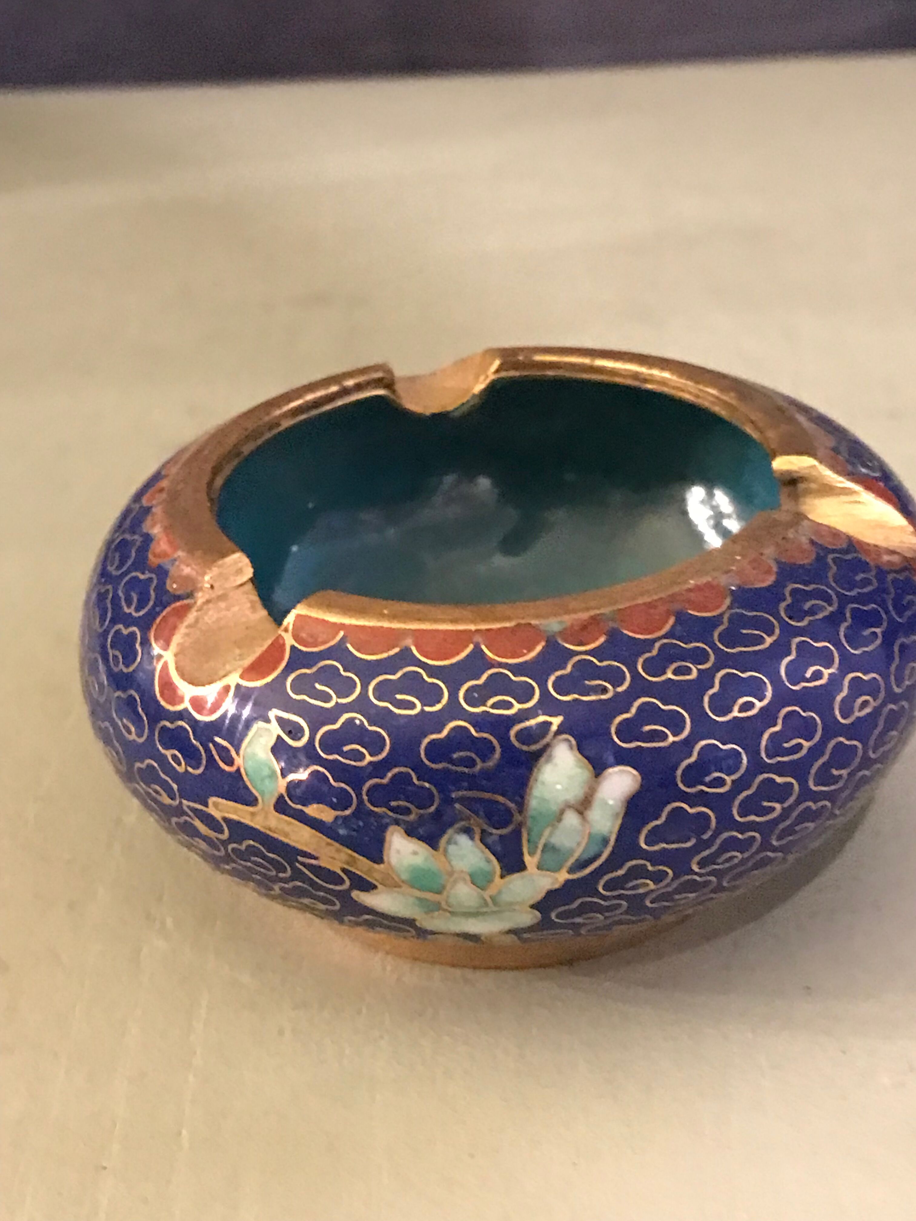 Old ashtray in cloisonné enamel japanese floral decoration