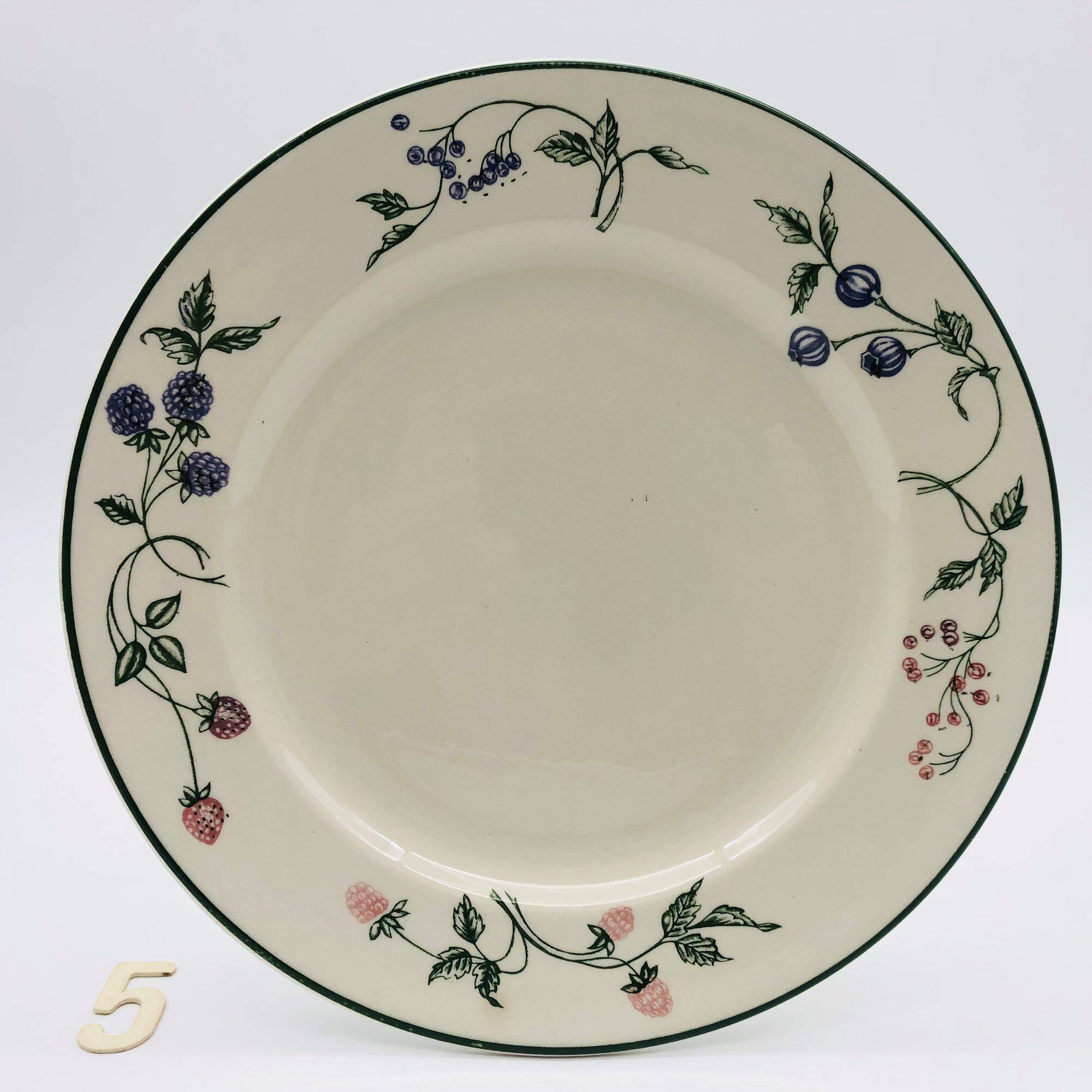 6 Dinner plates stamped “EIT-England”