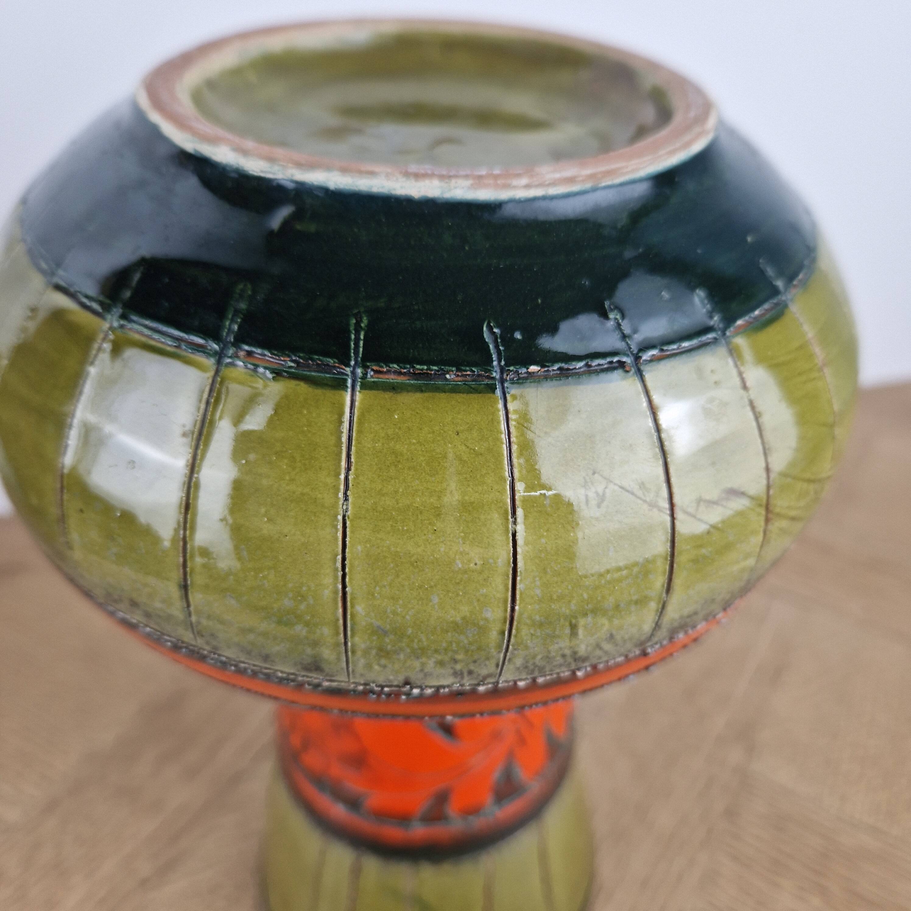 Large Sgraffito vase, structured ceramic from the 1950s.