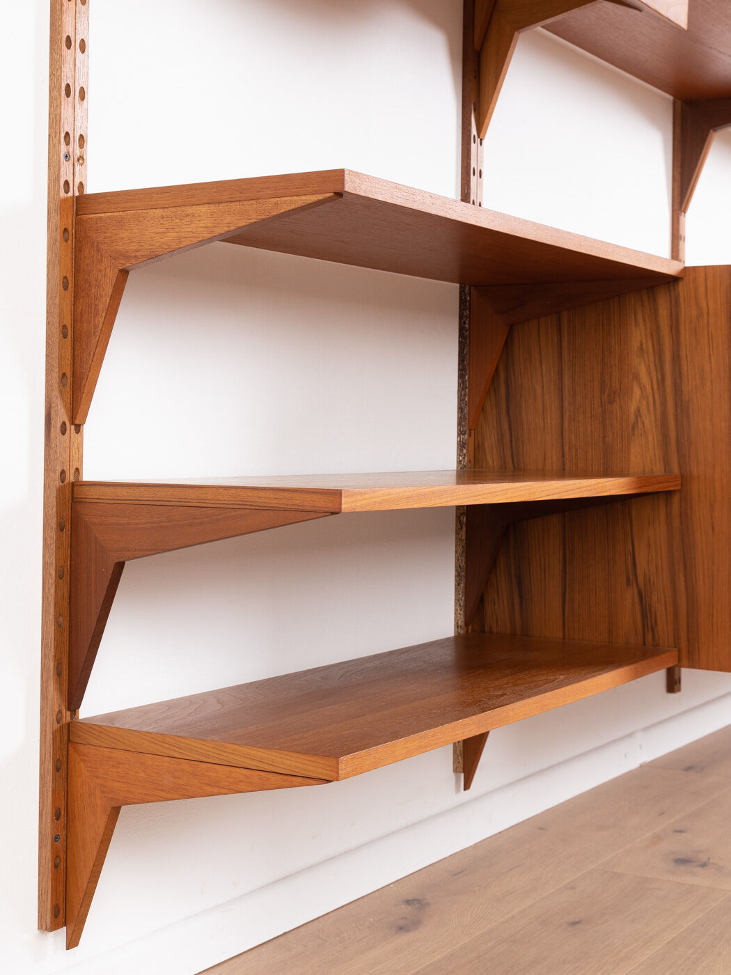 1960s Shelving system, Poul Cadovius